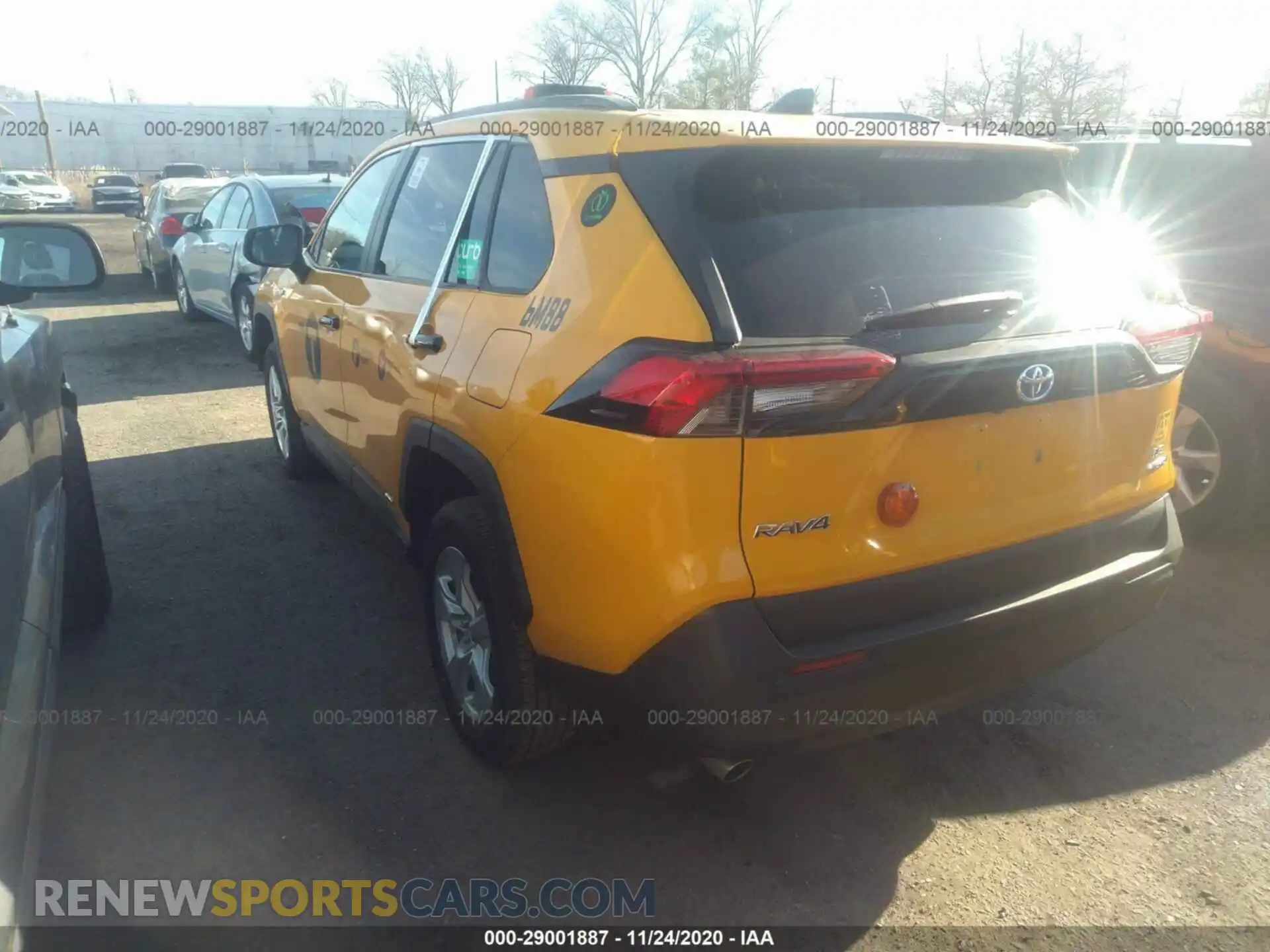 3 Photograph of a damaged car 2T3LWRFVXKW042015 TOYOTA RAV4 2019
