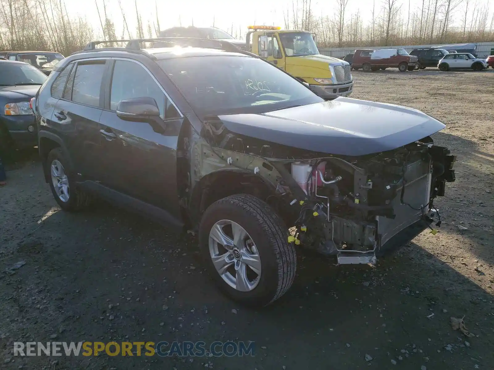 1 Photograph of a damaged car 2T3MWRFV1KW019193 TOYOTA RAV4 2019