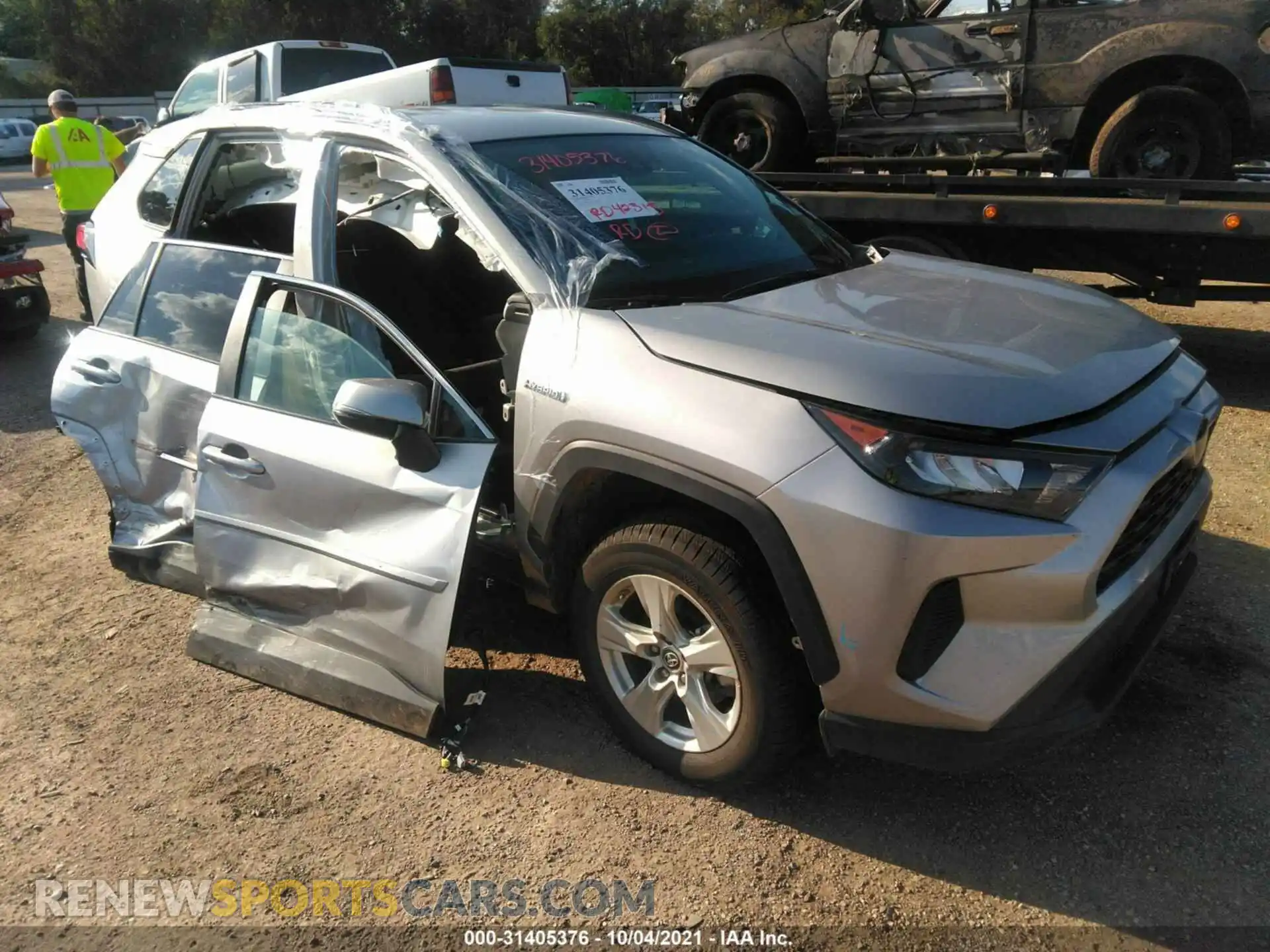 1 Photograph of a damaged car 2T3MWRFV5KW025787 TOYOTA RAV4 2019