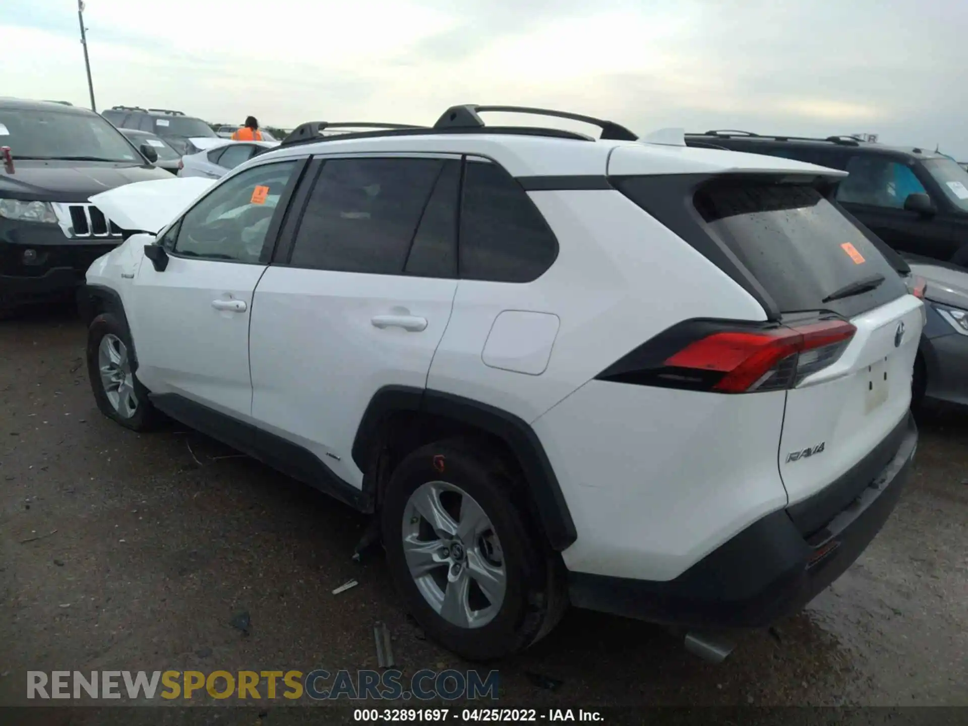 3 Photograph of a damaged car 2T3MWRFV8KW034984 TOYOTA RAV4 2019