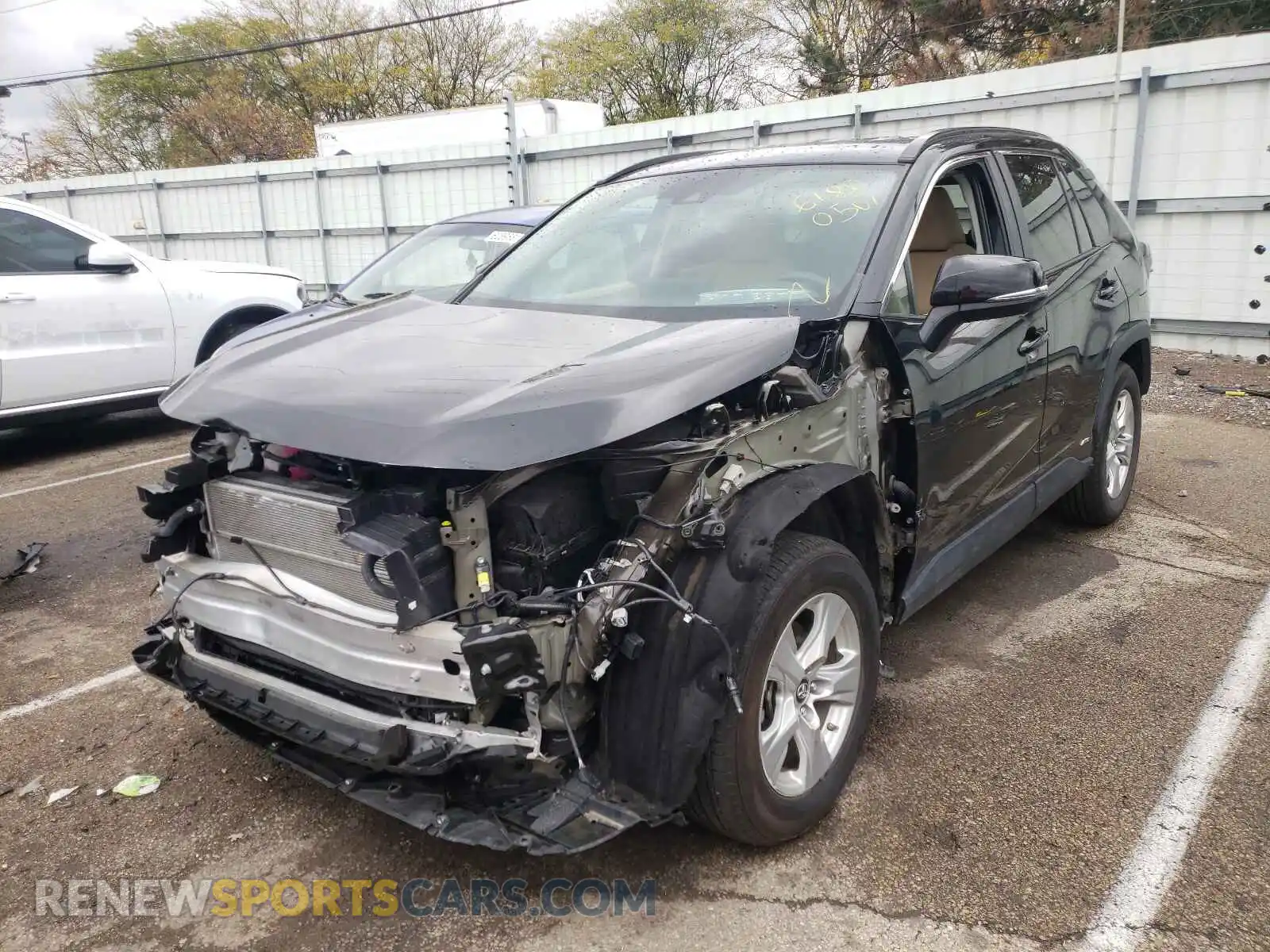 2 Photograph of a damaged car 2T3MWRFV9KW002562 TOYOTA RAV4 2019