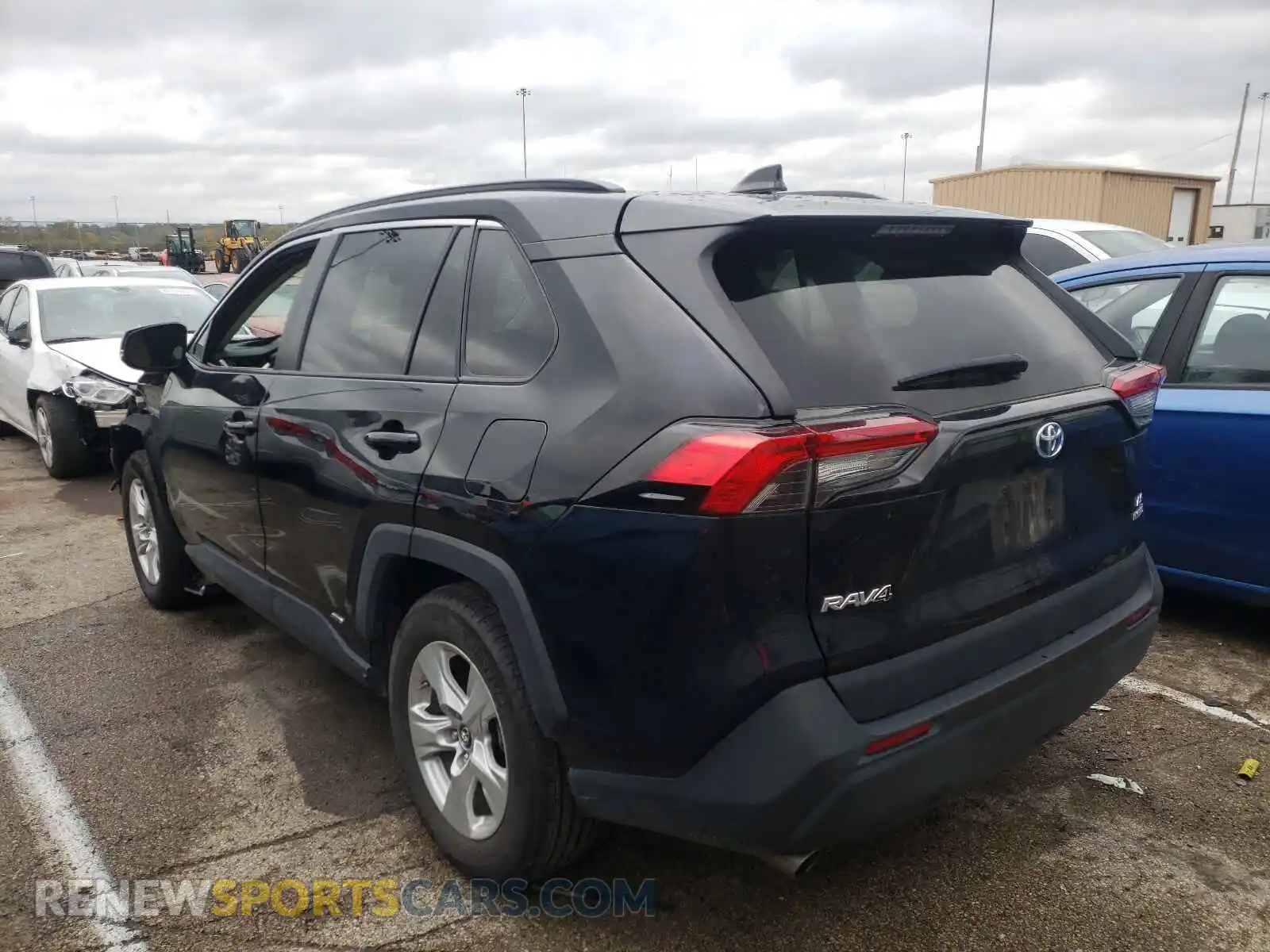 3 Photograph of a damaged car 2T3MWRFV9KW002562 TOYOTA RAV4 2019