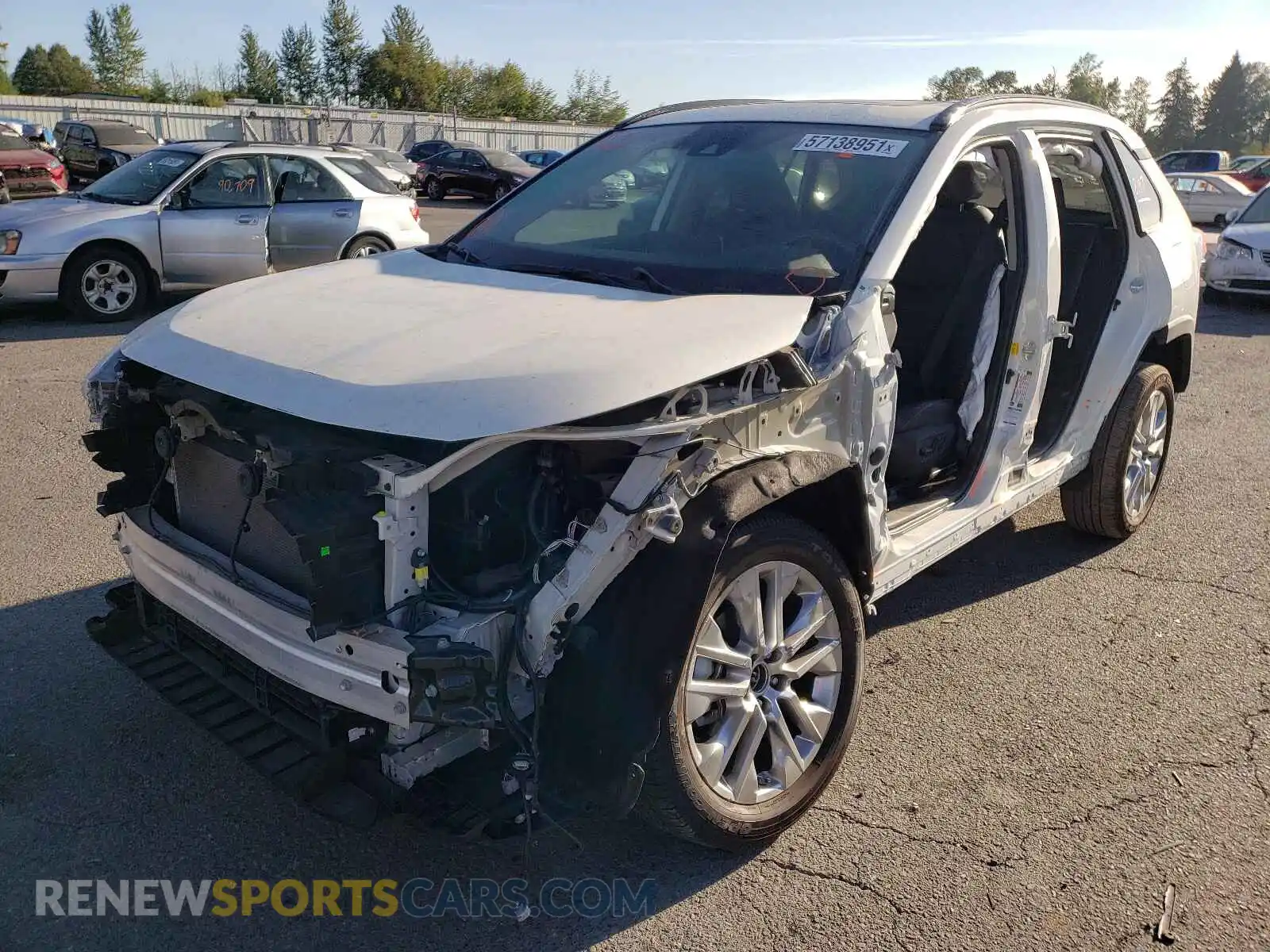 2 Фотография поврежденного автомобиля 2T3N1RFV0KC044803 TOYOTA RAV4 2019