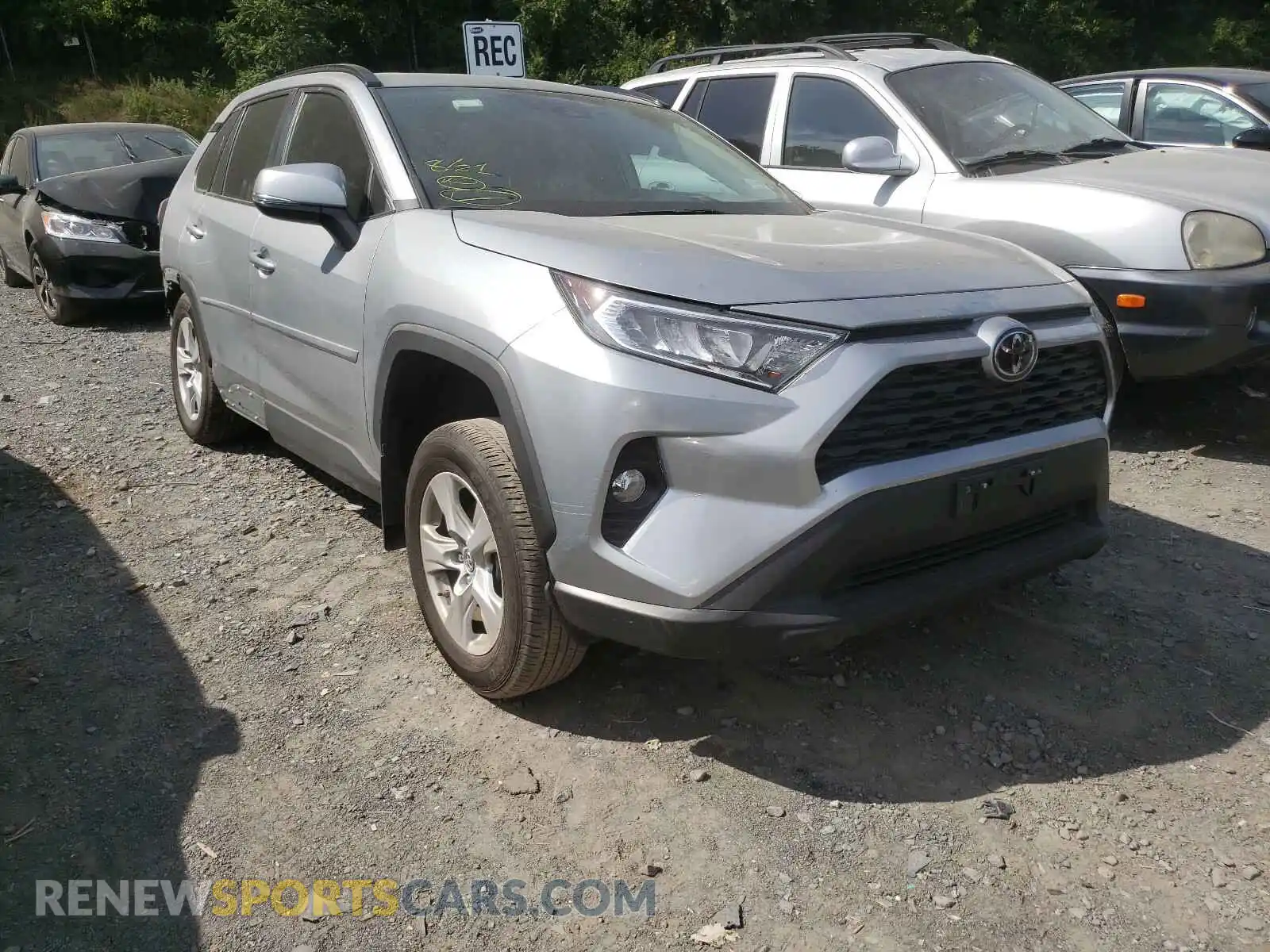 1 Photograph of a damaged car 2T3P1RFV0KC034040 TOYOTA RAV4 2019