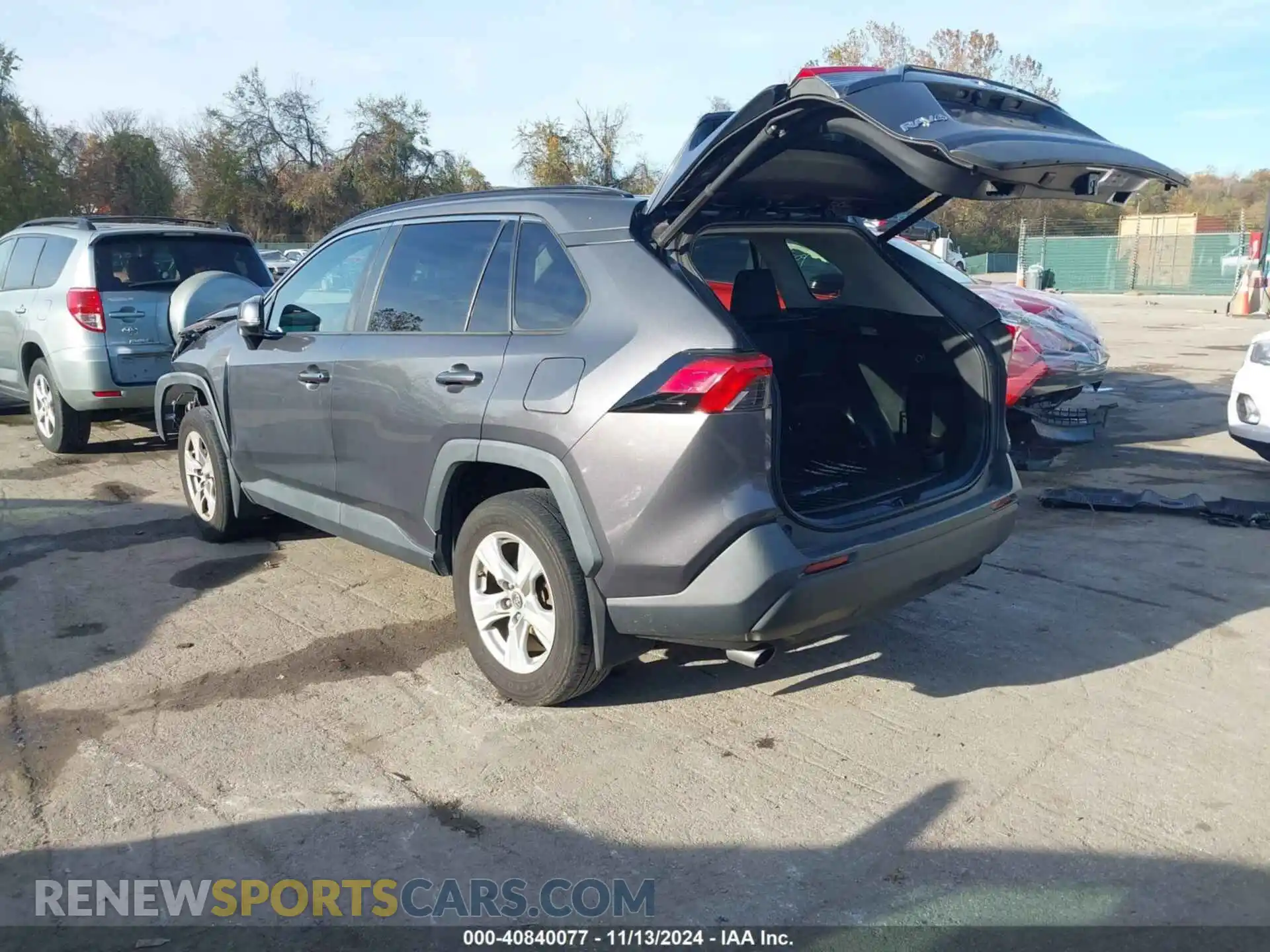 3 Photograph of a damaged car 2T3P1RFV0KW039351 TOYOTA RAV4 2019