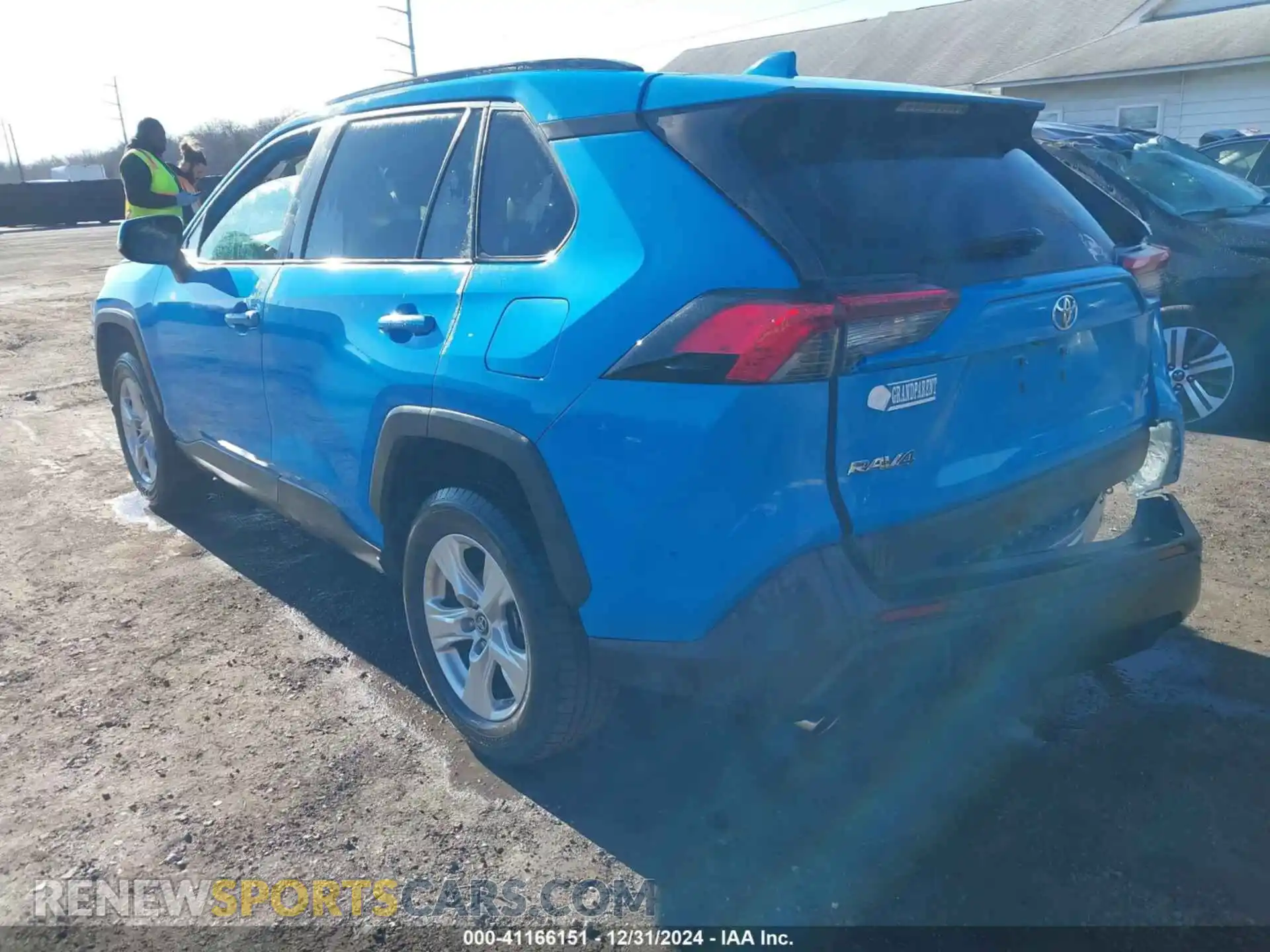 3 Photograph of a damaged car 2T3P1RFV1KC002665 TOYOTA RAV4 2019