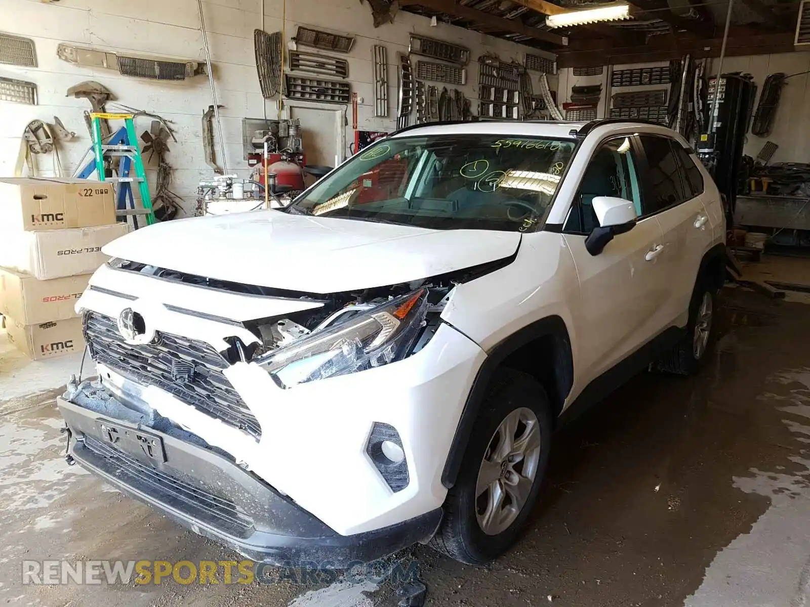 2 Photograph of a damaged car 2T3P1RFV1KW082693 TOYOTA RAV4 2019