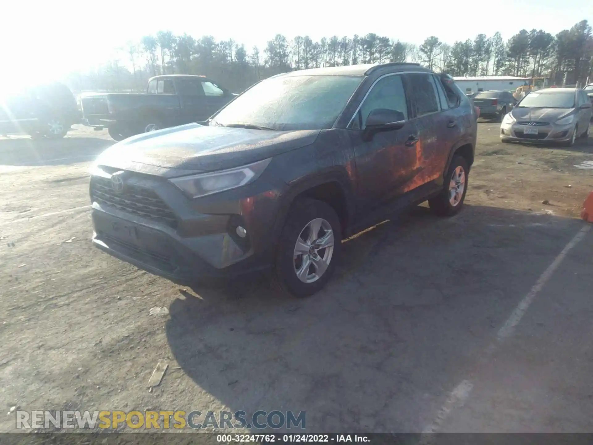 2 Photograph of a damaged car 2T3P1RFV2KW060332 TOYOTA RAV4 2019