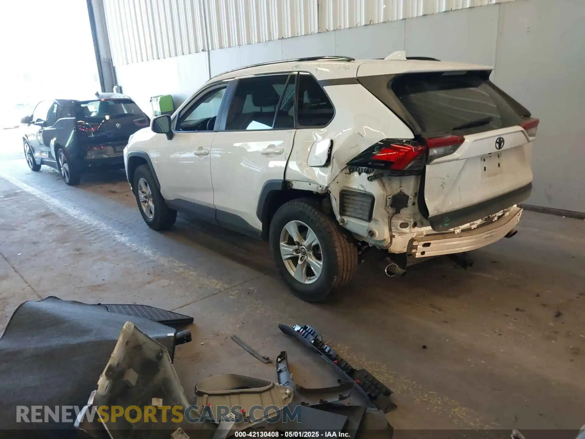 3 Photograph of a damaged car 2T3P1RFV4KC006371 TOYOTA RAV4 2019