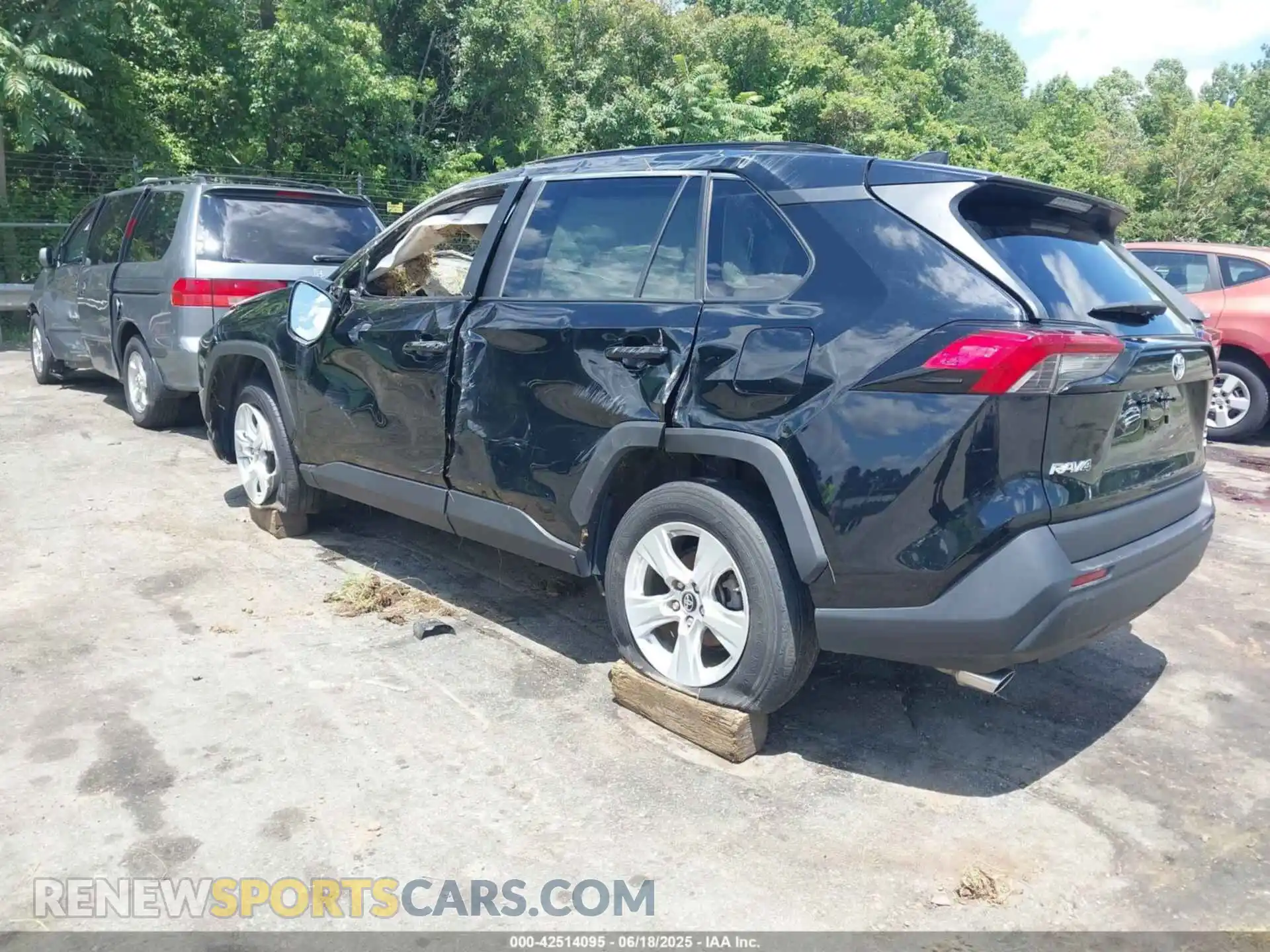 3 Photograph of a damaged car 2T3P1RFV4KC018245 TOYOTA RAV4 2019