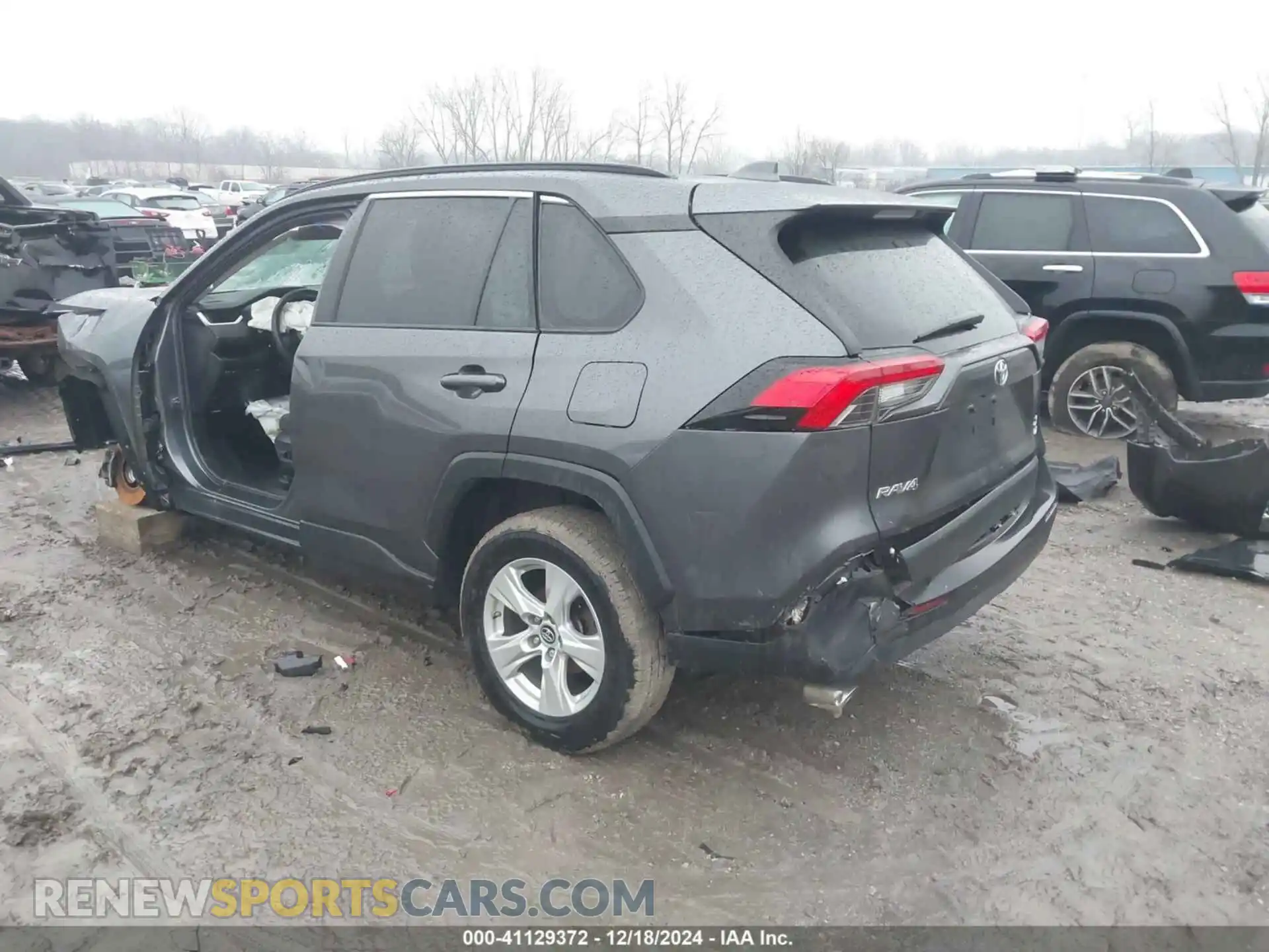 3 Photograph of a damaged car 2T3P1RFV6KC038142 TOYOTA RAV4 2019