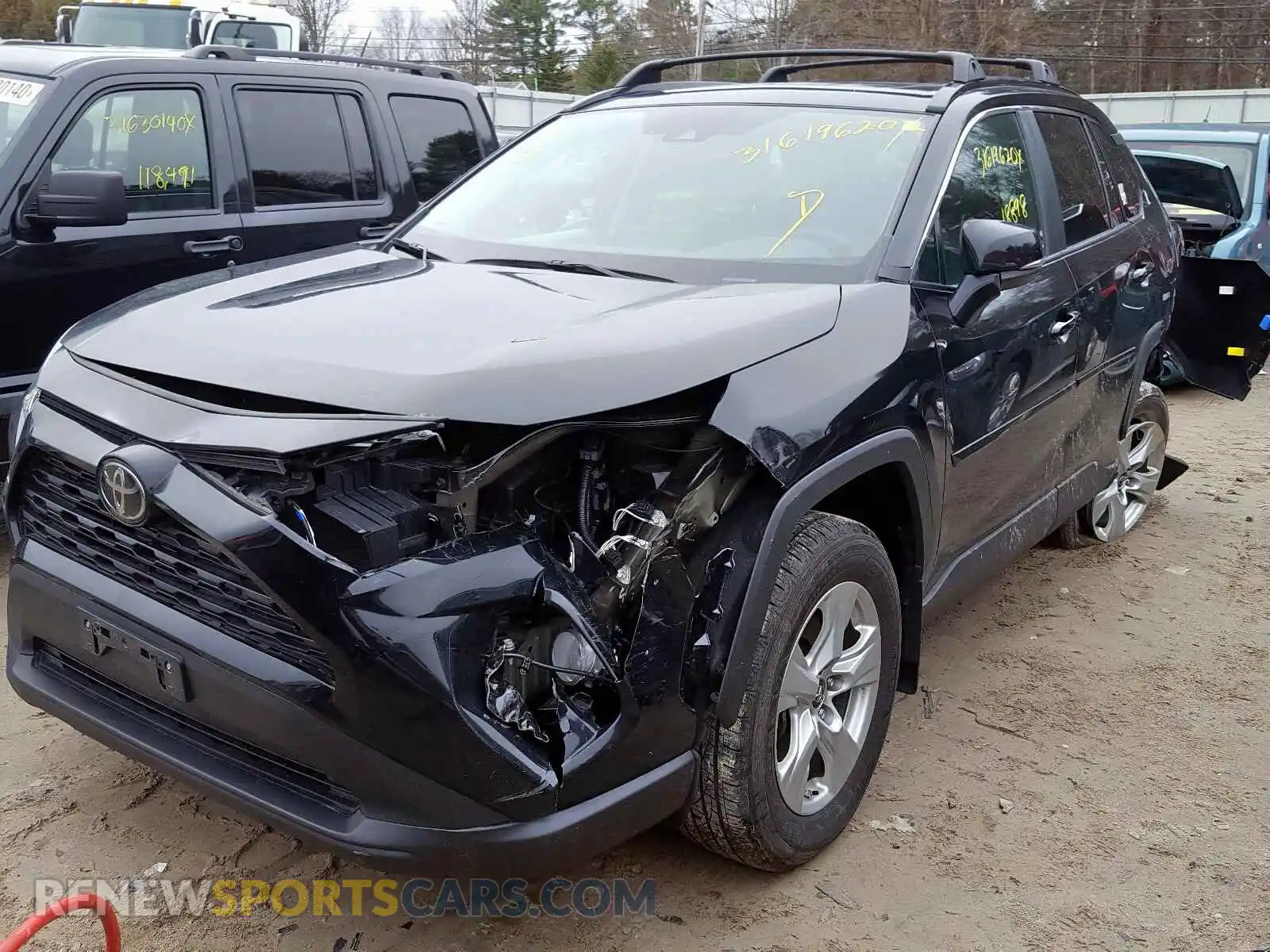 2 Photograph of a damaged car 2T3P1RFV6KW038138 TOYOTA RAV4 2019