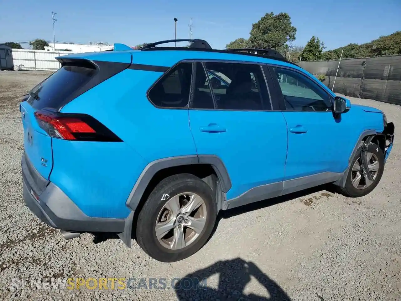 3 Photograph of a damaged car 2T3P1RFV6KW076761 TOYOTA RAV4 2019
