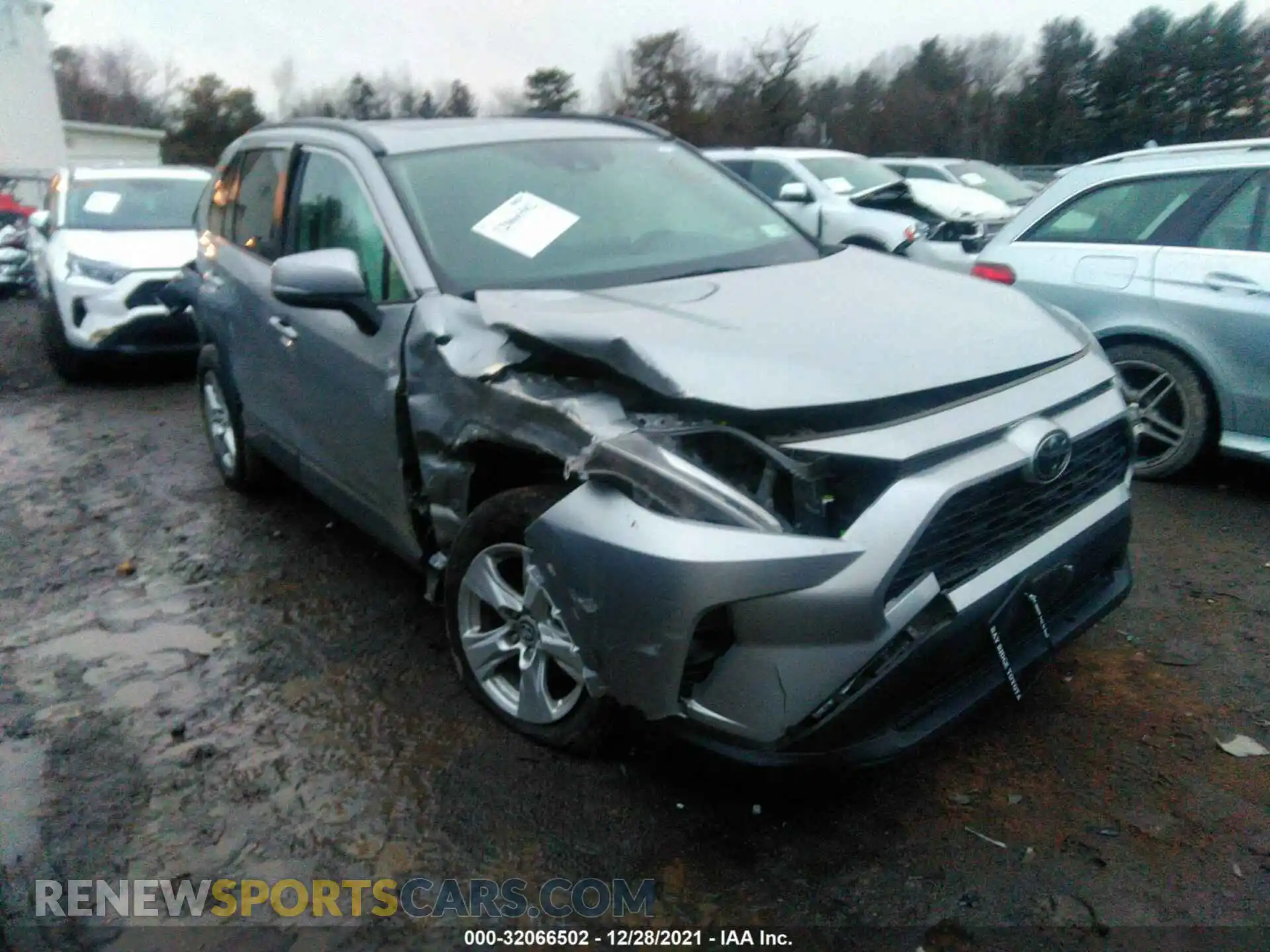 1 Photograph of a damaged car 2T3P1RFV7KC003335 TOYOTA RAV4 2019