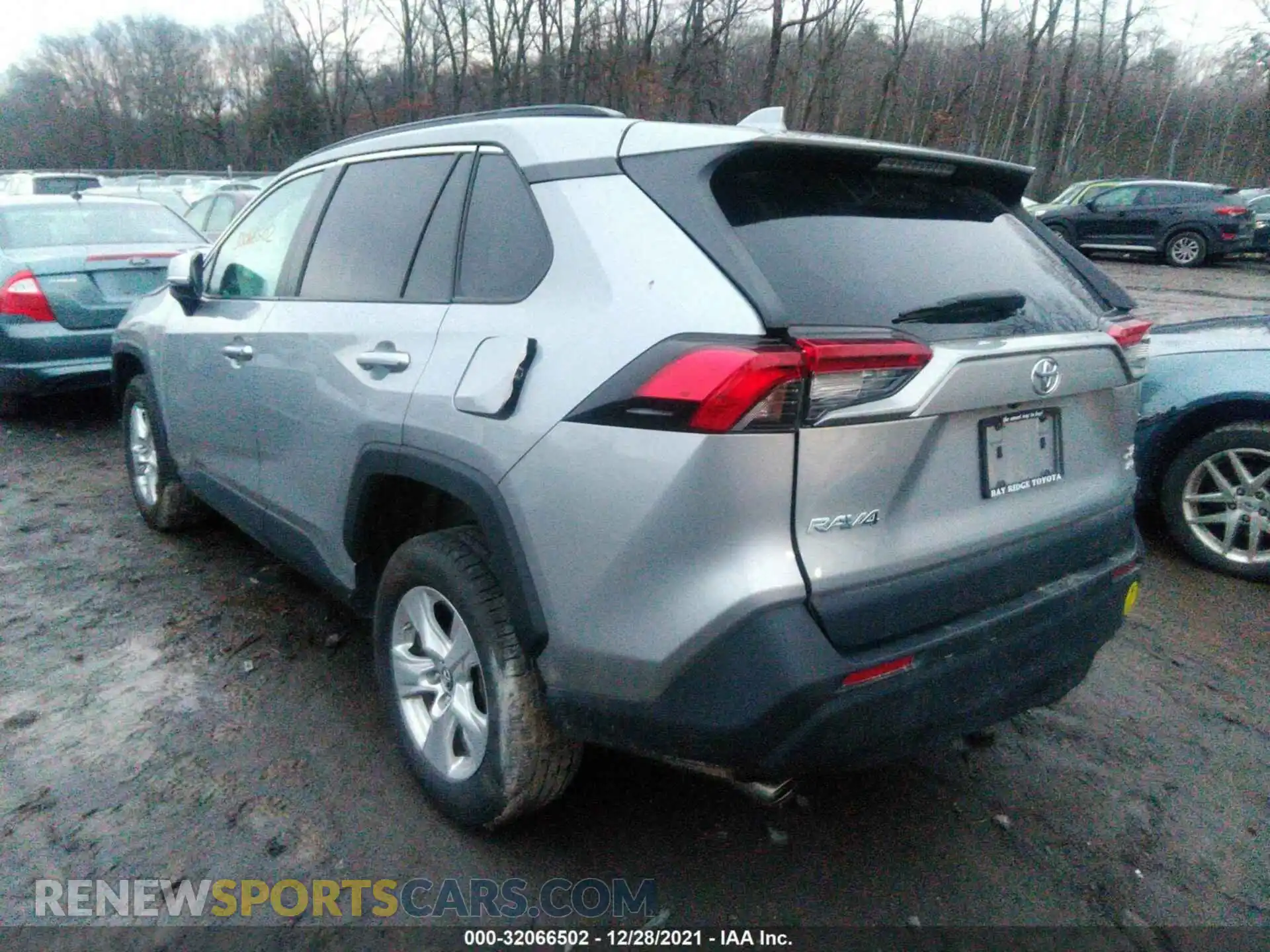 3 Photograph of a damaged car 2T3P1RFV7KC003335 TOYOTA RAV4 2019