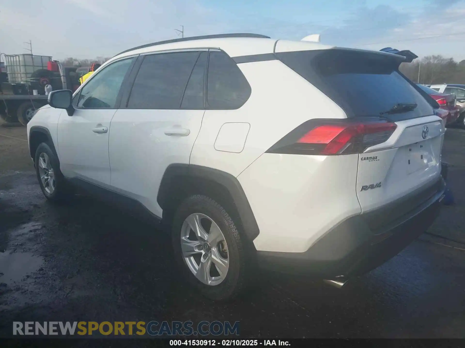3 Photograph of a damaged car 2T3P1RFV7KC034696 TOYOTA RAV4 2019