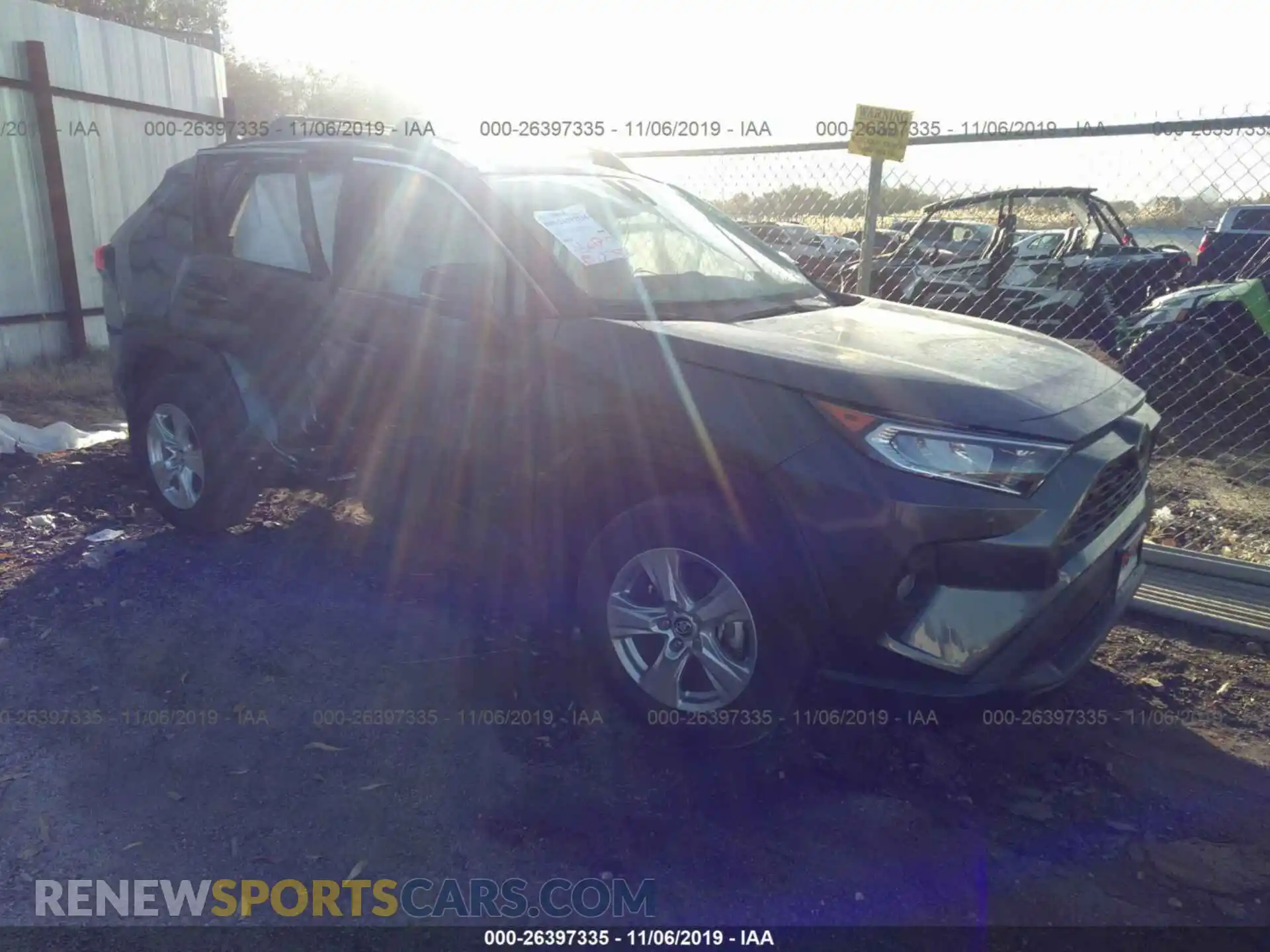 1 Фотография поврежденного автомобиля 2T3P1RFV7KC052194 TOYOTA RAV4 2019