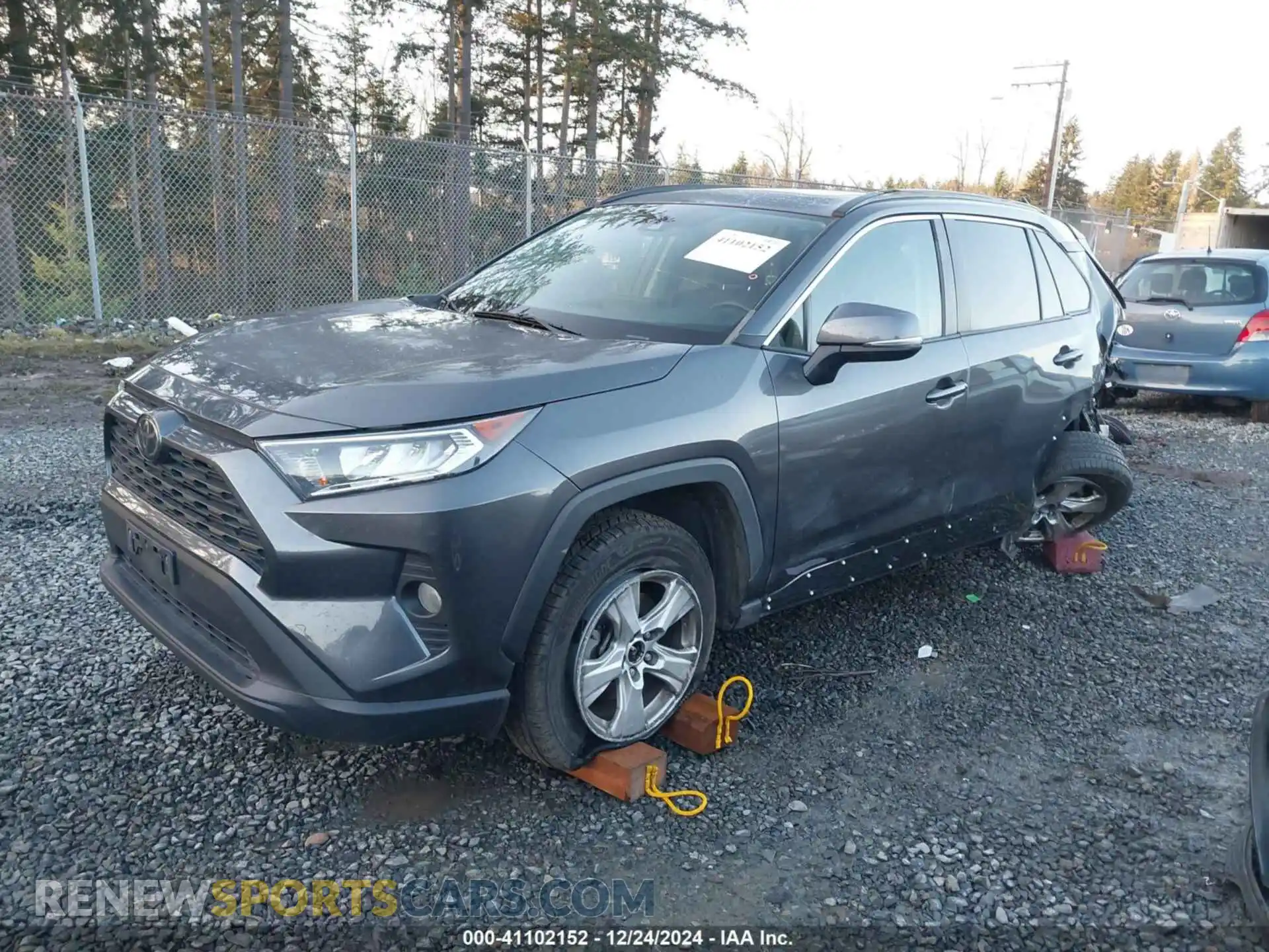 2 Photograph of a damaged car 2T3P1RFV9KC014000 TOYOTA RAV4 2019