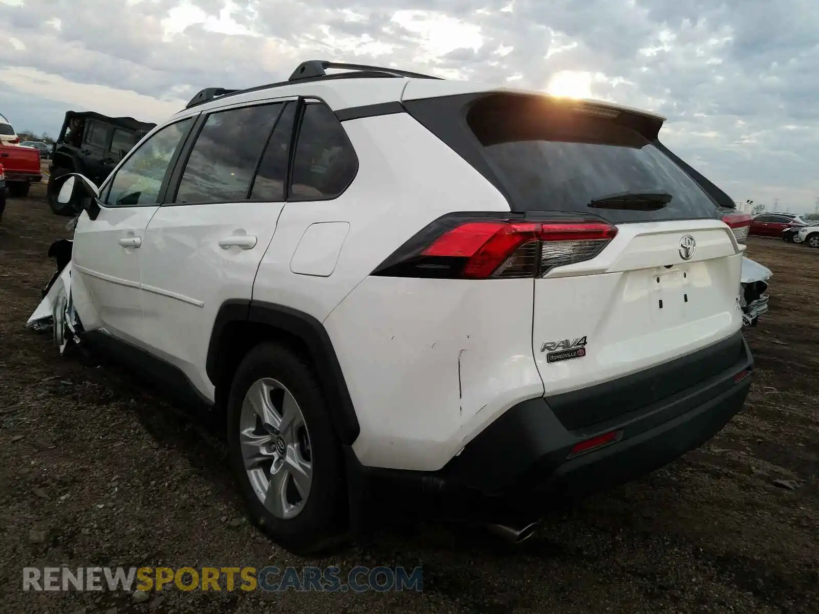 3 Photograph of a damaged car 2T3P1RFV9KW080349 TOYOTA RAV4 2019