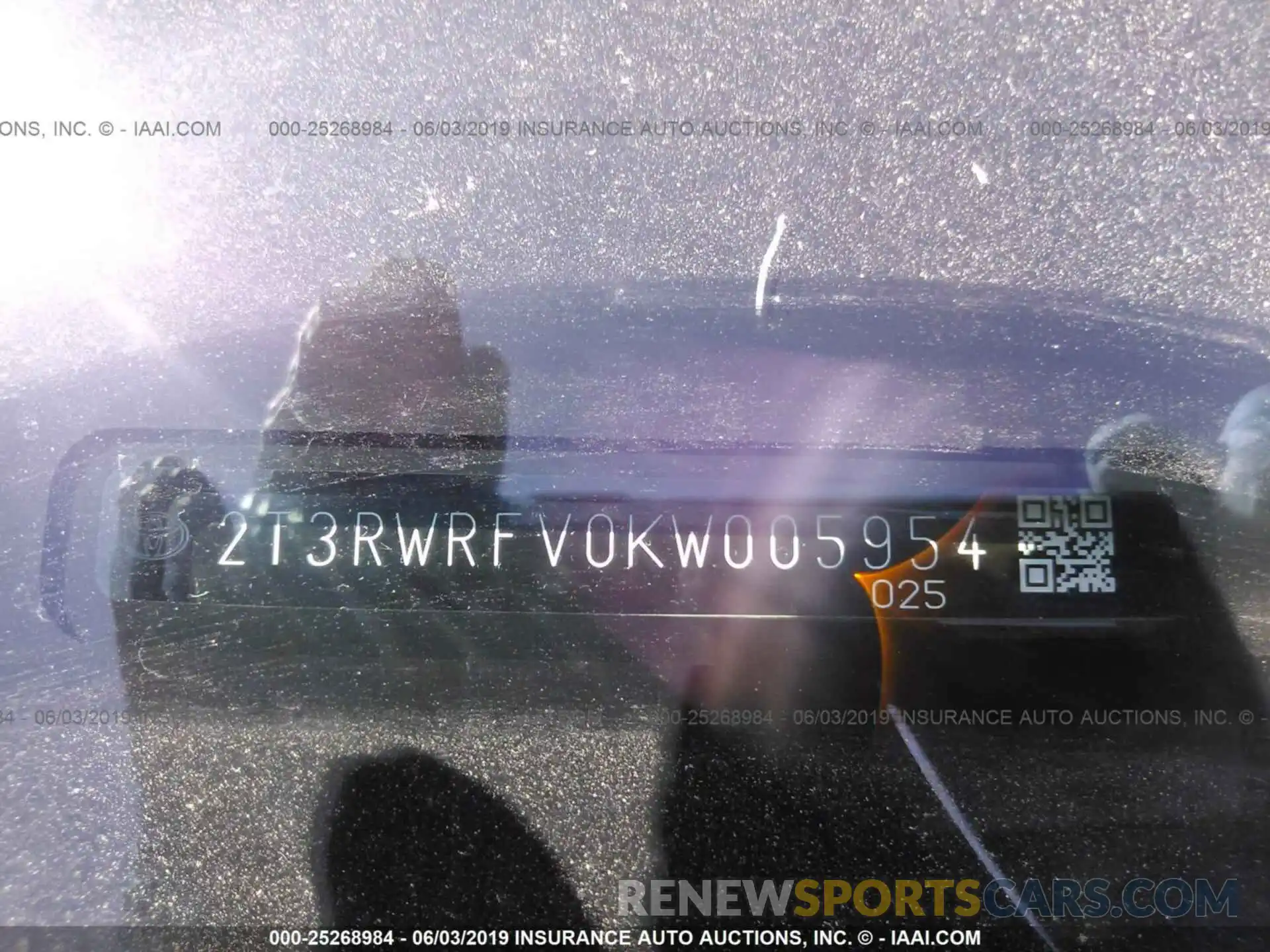 9 Photograph of a damaged car 2T3RWRFV0KW005954 TOYOTA RAV4 2019