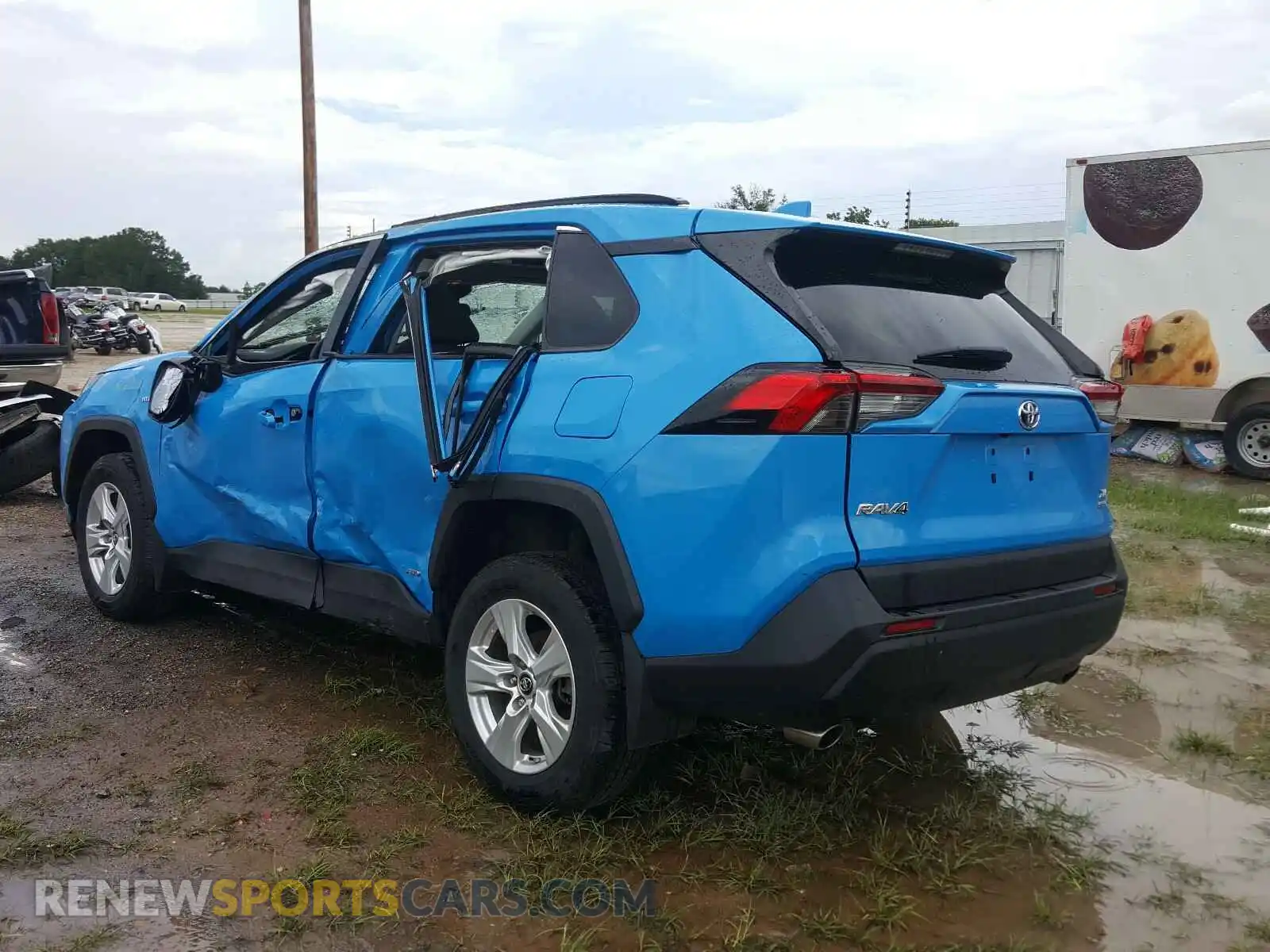 3 Photograph of a damaged car 2T3RWRFV0KW017795 TOYOTA RAV4 2019