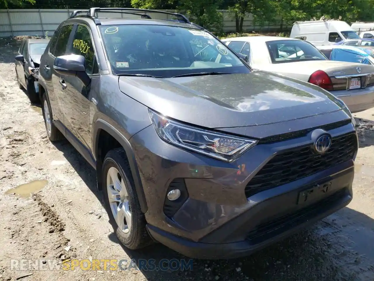 1 Photograph of a damaged car 2T3RWRFV0KW019403 TOYOTA RAV4 2019