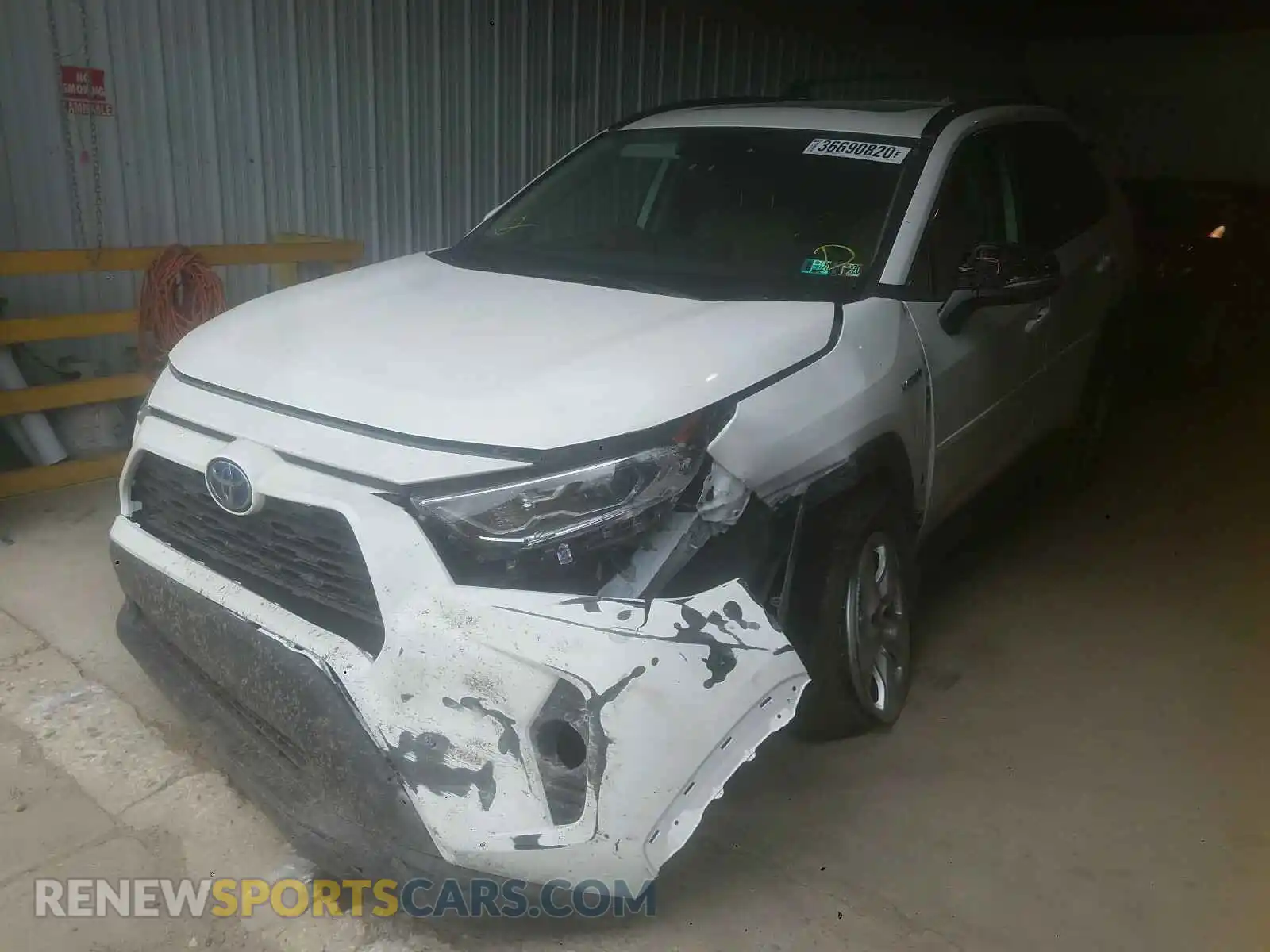 2 Photograph of a damaged car 2T3RWRFV2KW020374 TOYOTA RAV4 2019
