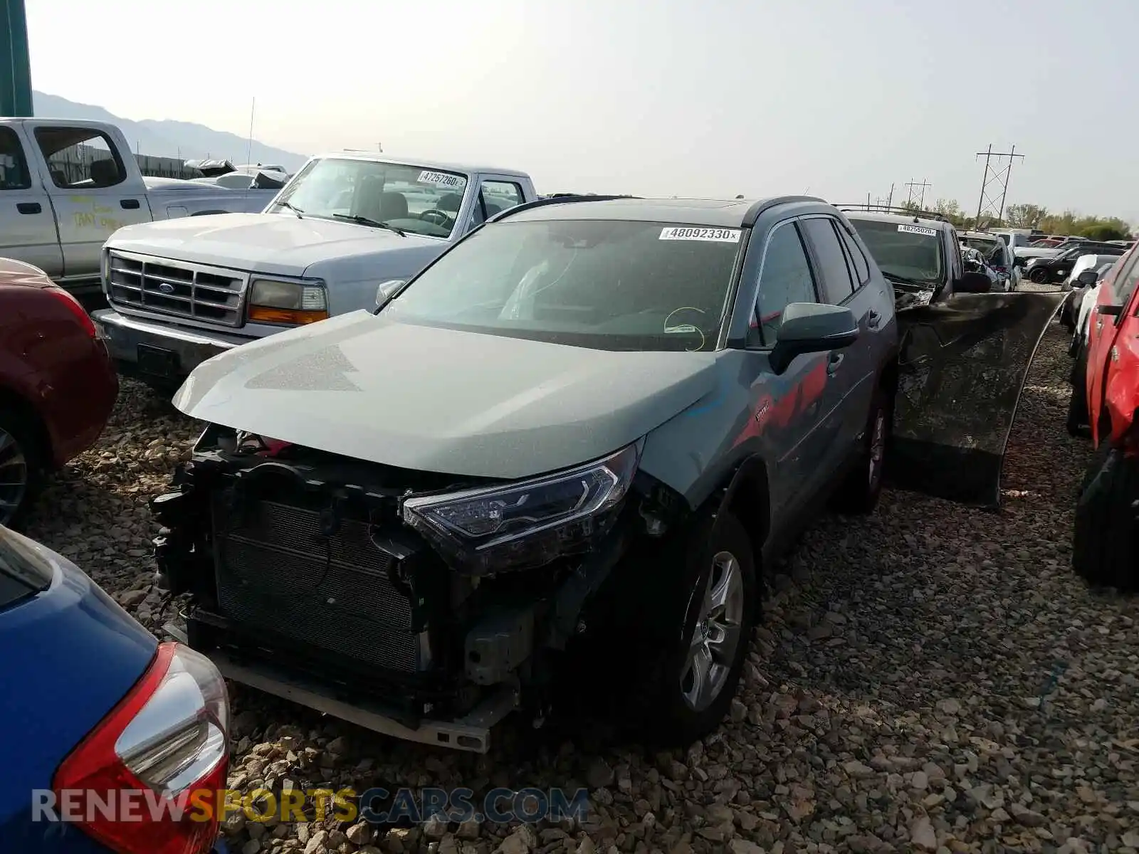 2 Photograph of a damaged car 2T3RWRFV4KW004239 TOYOTA RAV4 2019