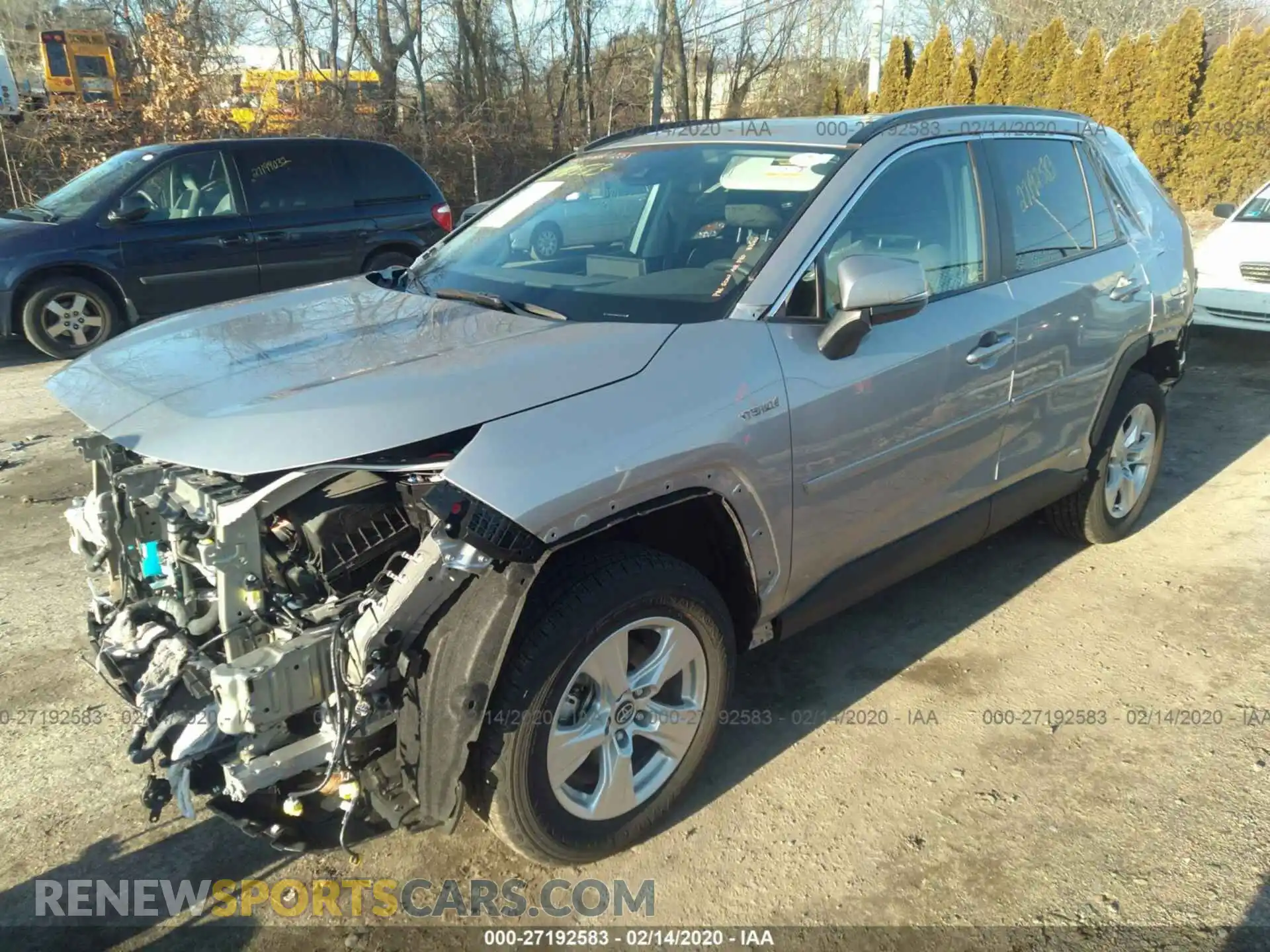 2 Photograph of a damaged car 2T3RWRFV8KW007399 TOYOTA RAV4 2019