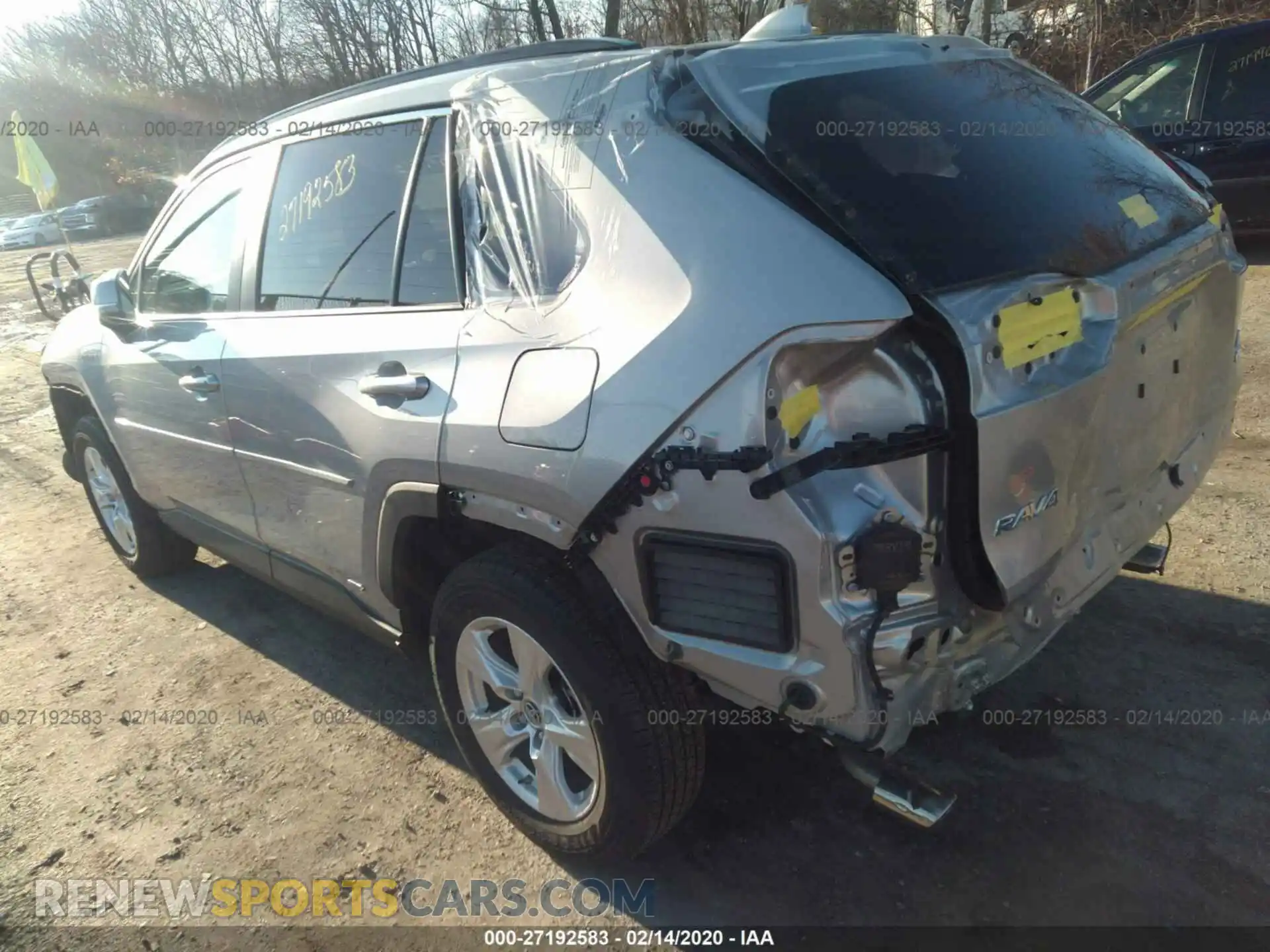 3 Photograph of a damaged car 2T3RWRFV8KW007399 TOYOTA RAV4 2019