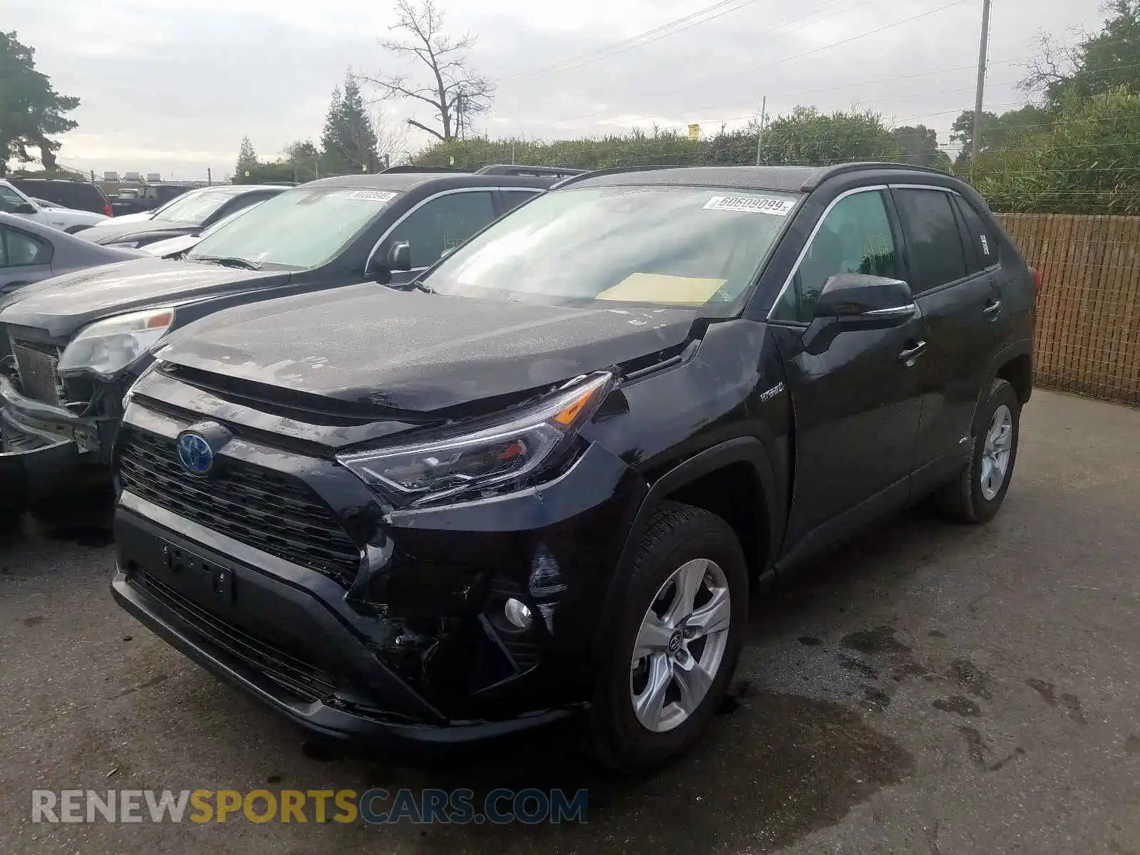 2 Photograph of a damaged car 2T3RWRFVXKW043207 TOYOTA RAV4 2019