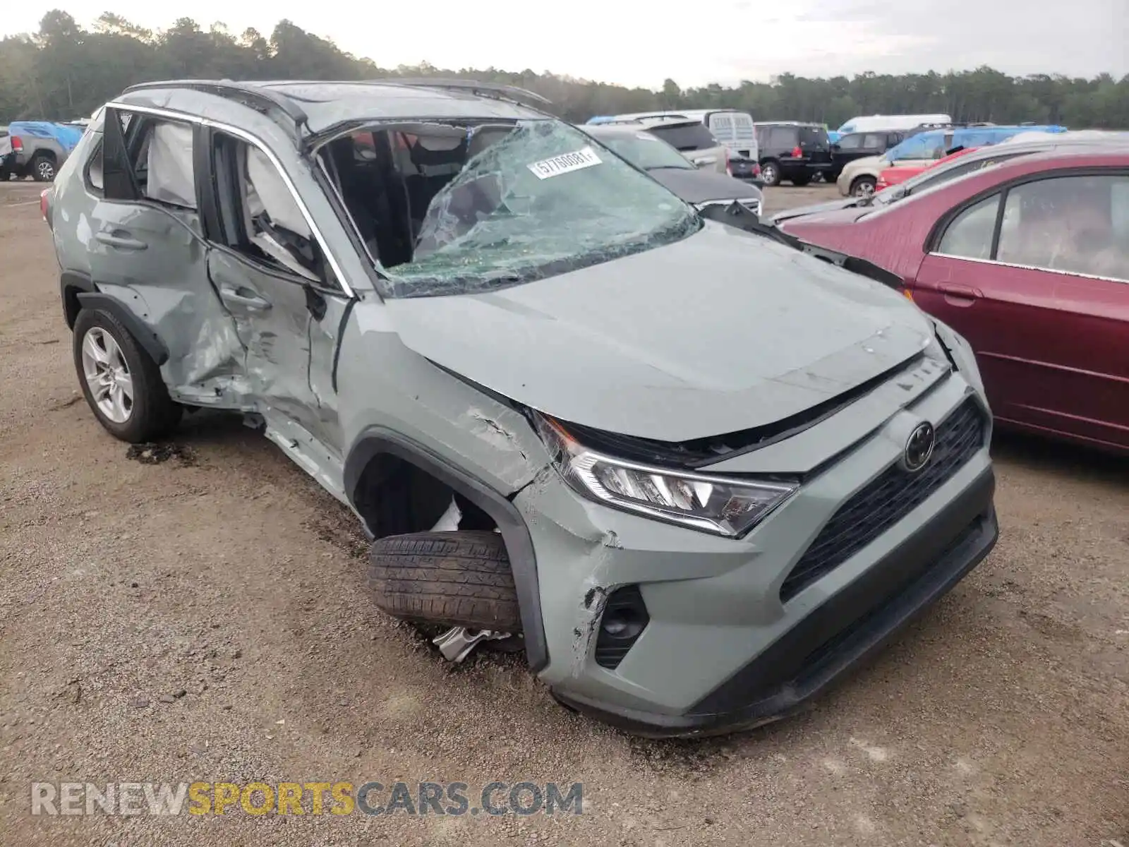 1 Photograph of a damaged car 2T3W1RFV0KW004708 TOYOTA RAV4 2019