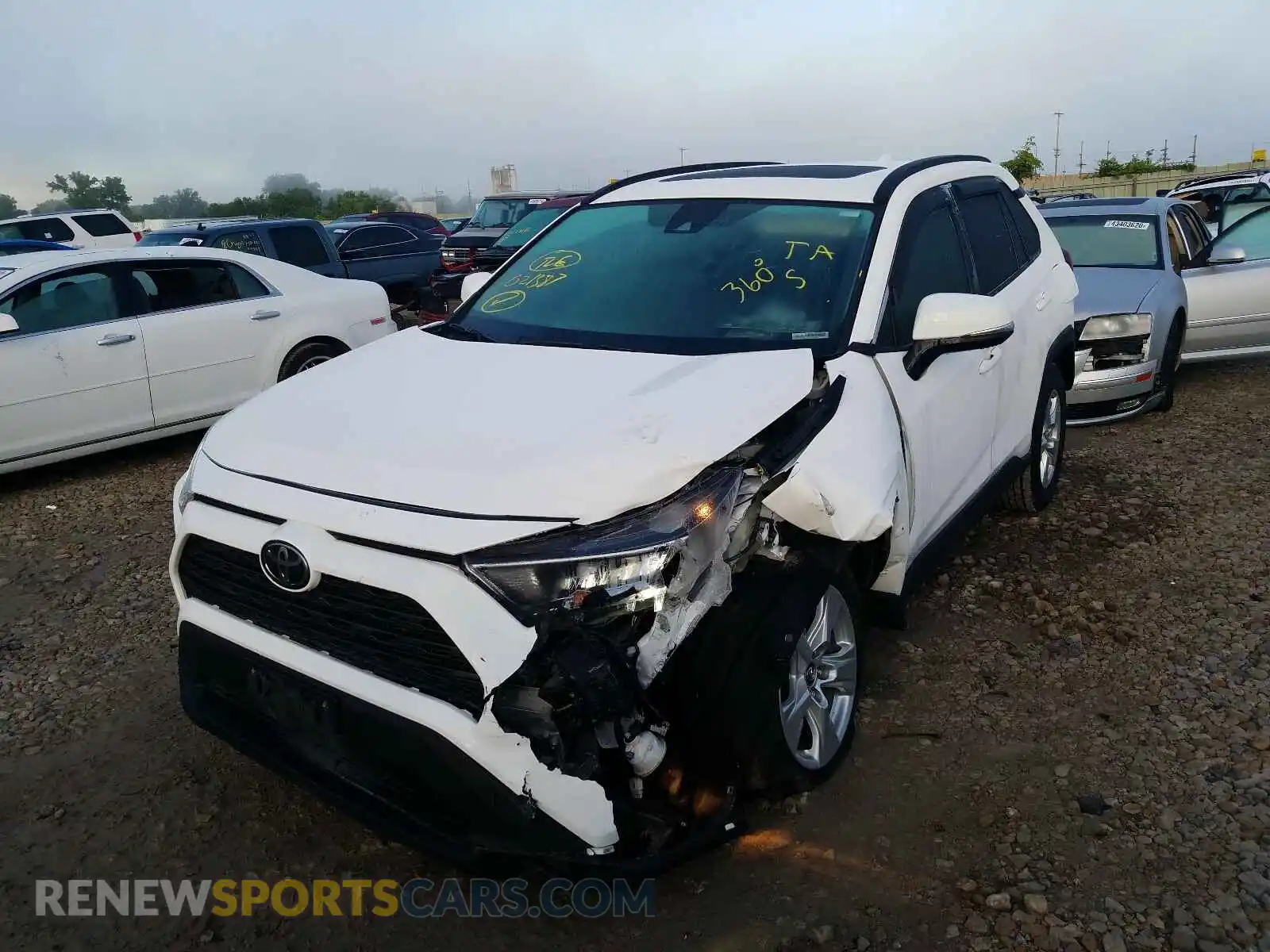 2 fotografías del automóvil dañado 2T3W1RFV1KC021387 TOYOTA RAV4 2019