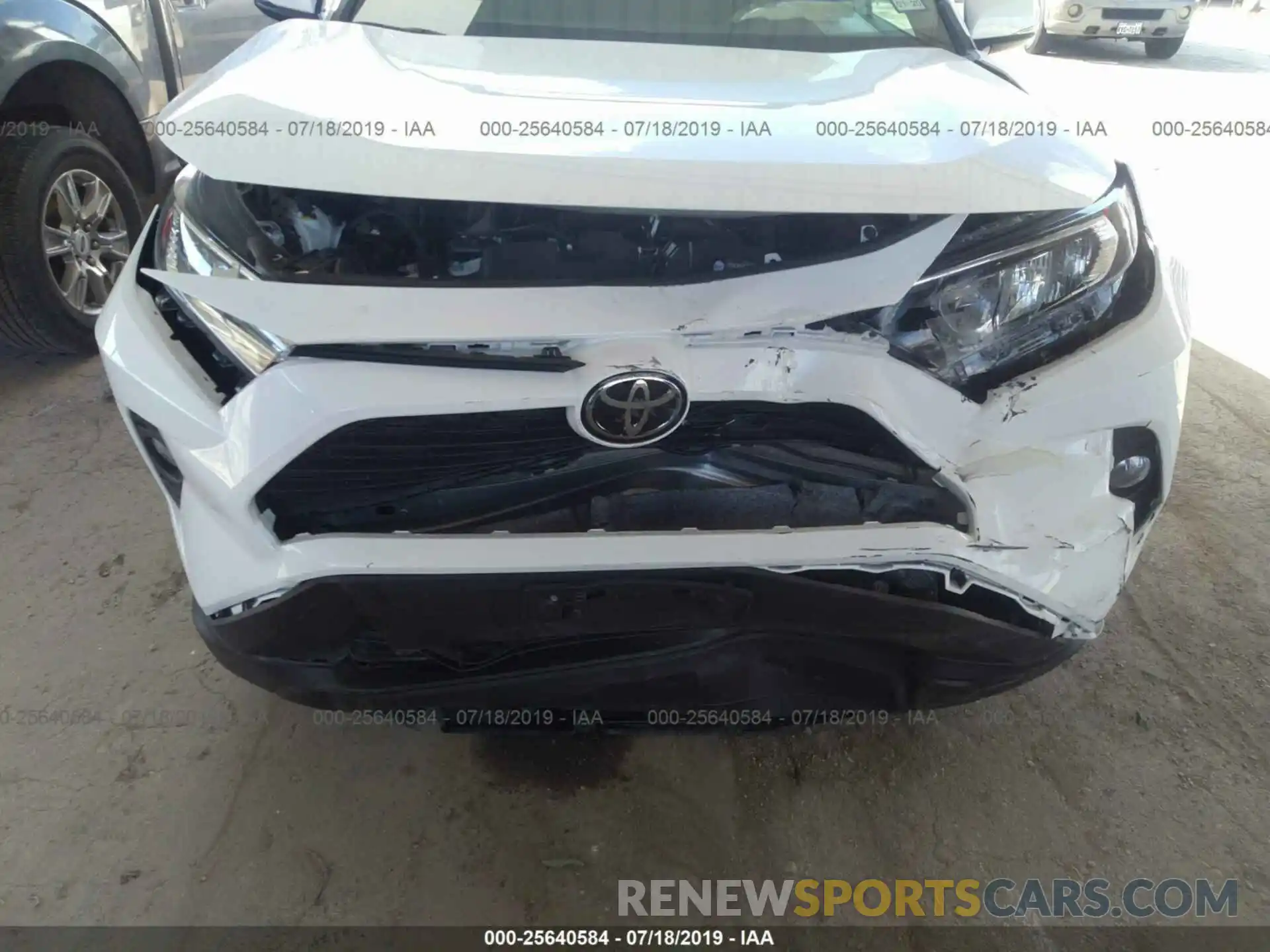 6 Фотография поврежденного автомобиля 2T3W1RFV1KW010551 TOYOTA RAV4 2019