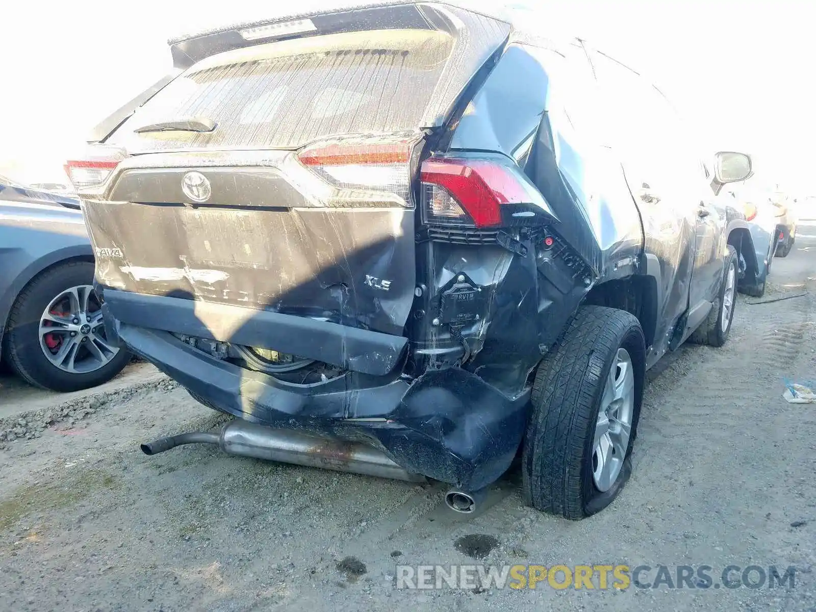 10 Photograph of a damaged car 2T3W1RFV1KW014289 TOYOTA RAV4 2019