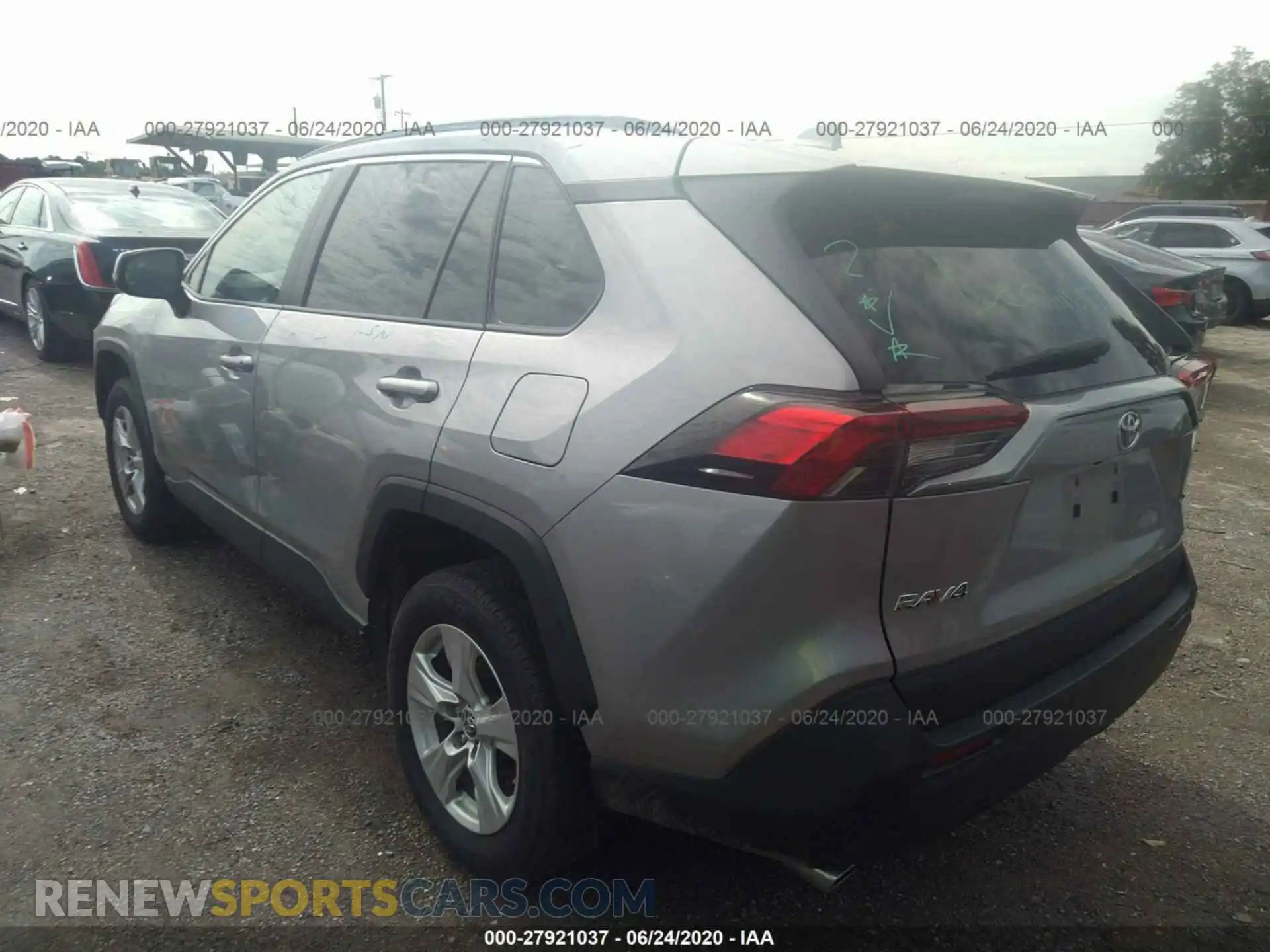 3 Photograph of a damaged car 2T3W1RFV2KC006168 TOYOTA RAV4 2019