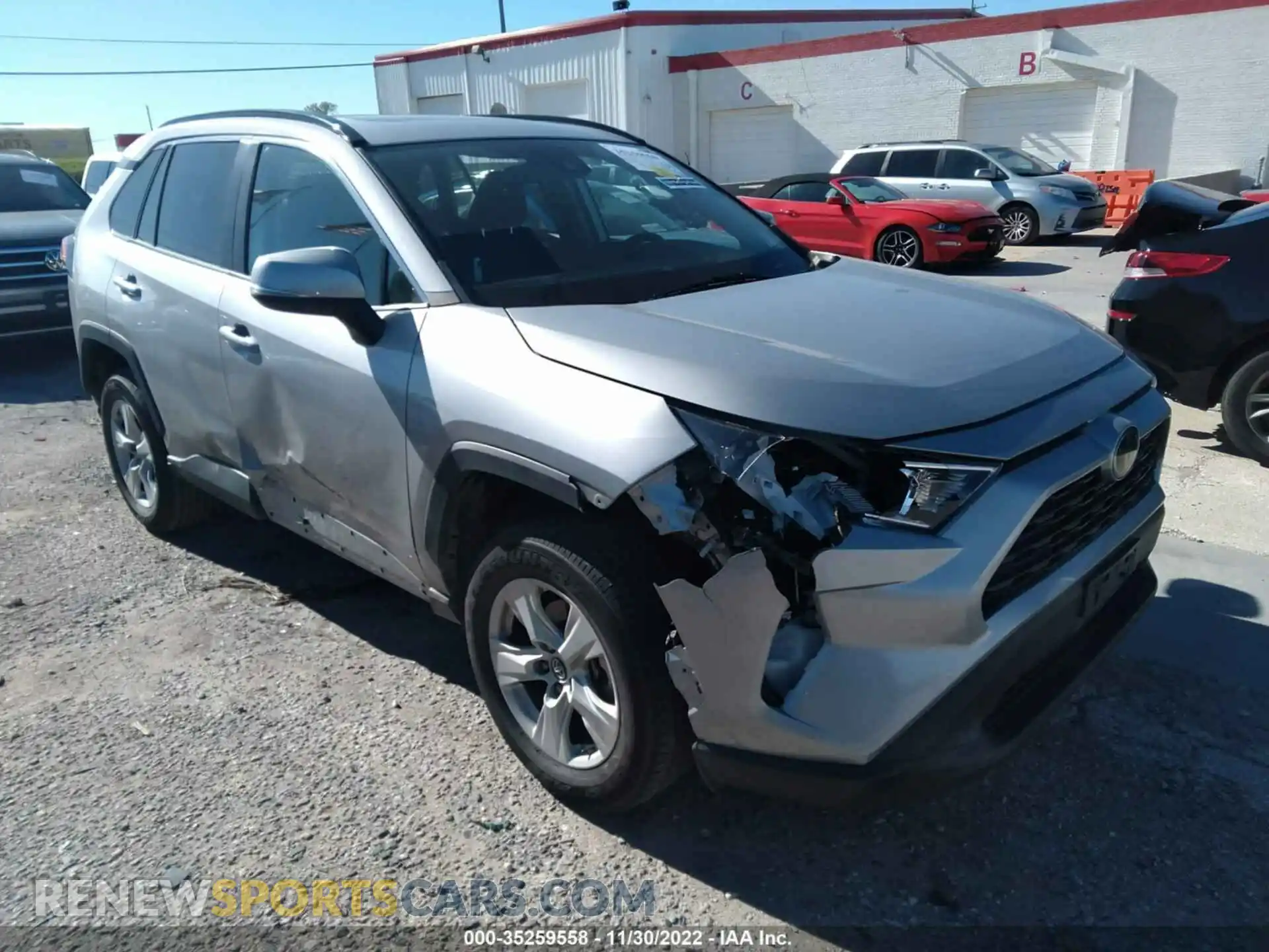 1 Photograph of a damaged car 2T3W1RFV3KW038013 TOYOTA RAV4 2019