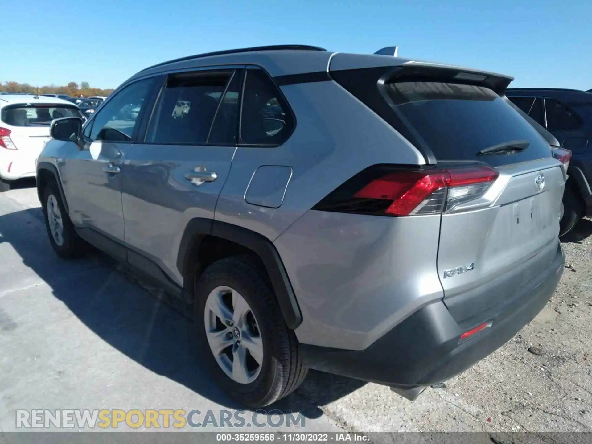 3 Photograph of a damaged car 2T3W1RFV3KW038013 TOYOTA RAV4 2019
