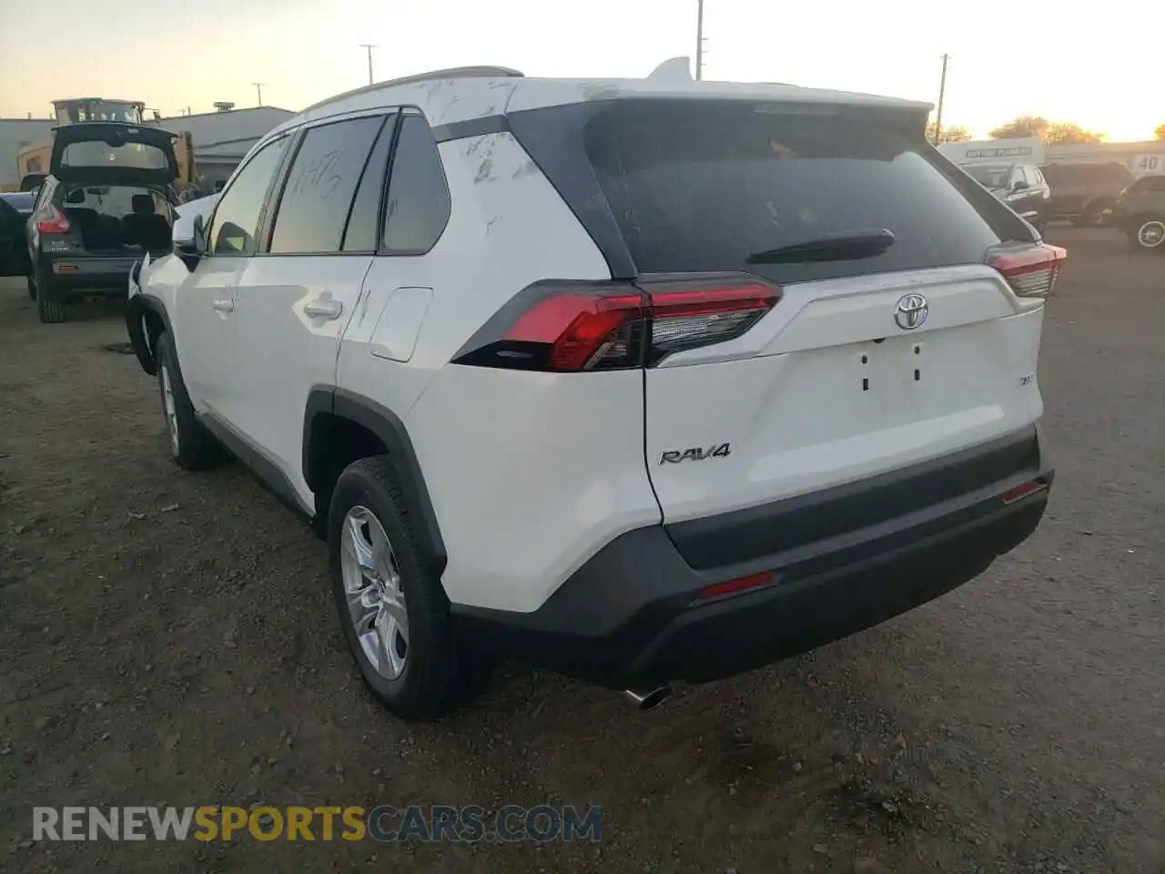 3 Photograph of a damaged car 2T3W1RFV4KC028883 TOYOTA RAV4 2019