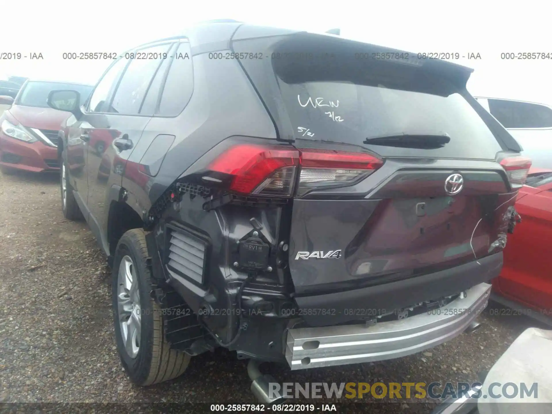 3 Photograph of a damaged car 2T3W1RFV4KW015193 TOYOTA RAV4 2019