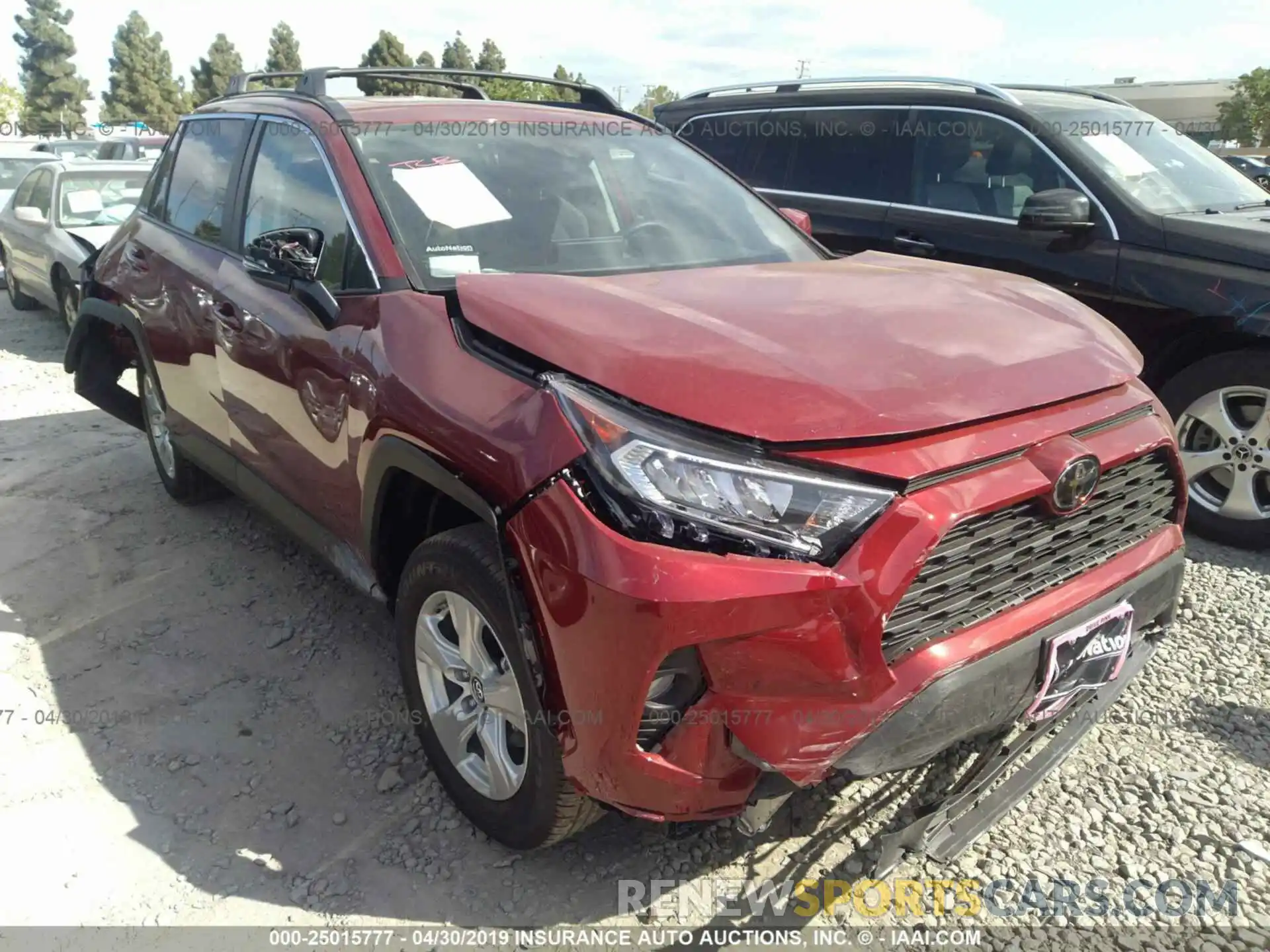 1 Photograph of a damaged car 2T3W1RFV6KW017558 TOYOTA RAV4 2019