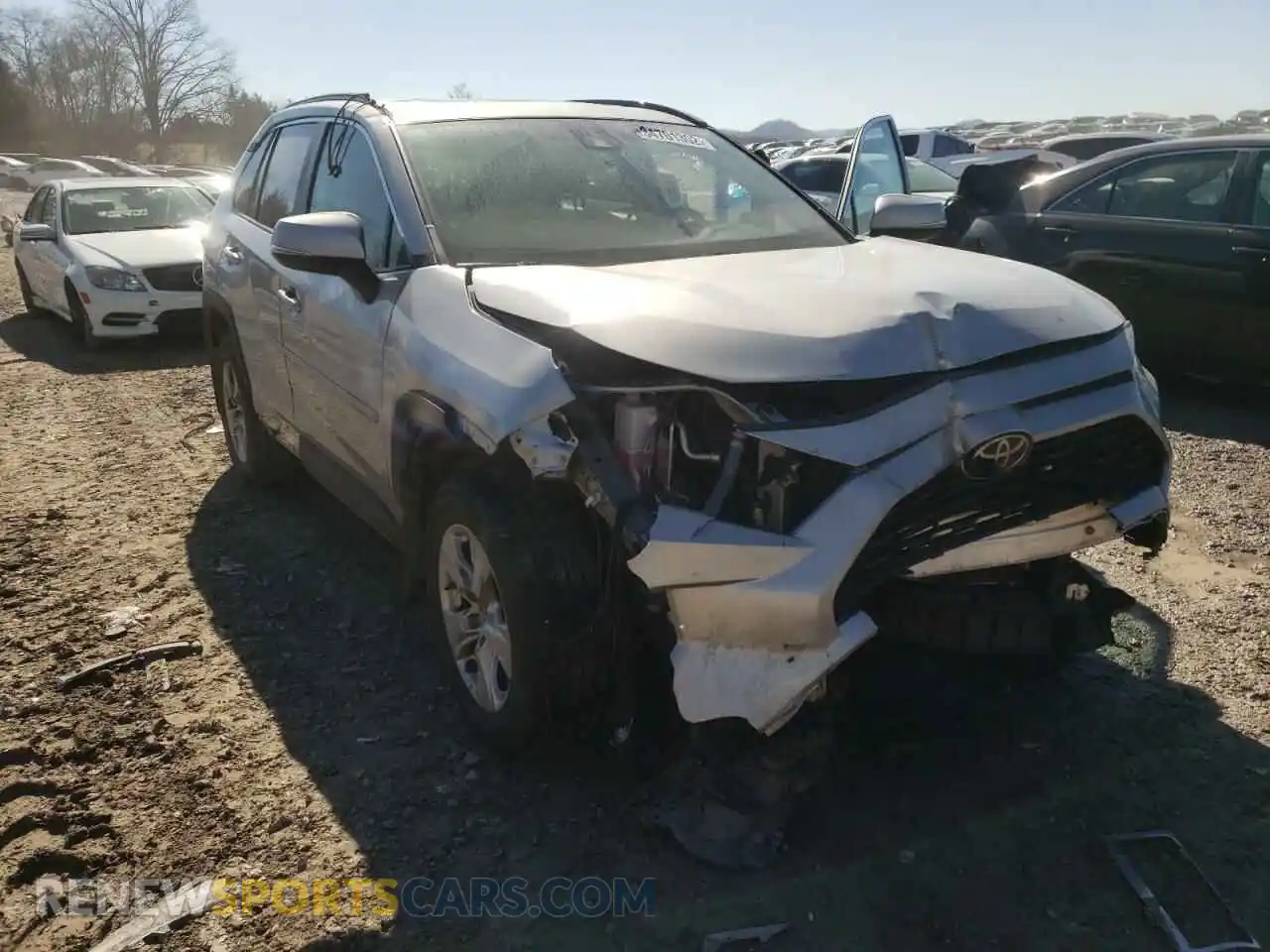 1 Photograph of a damaged car 2T3W1RFV9KW033852 TOYOTA RAV4 2019