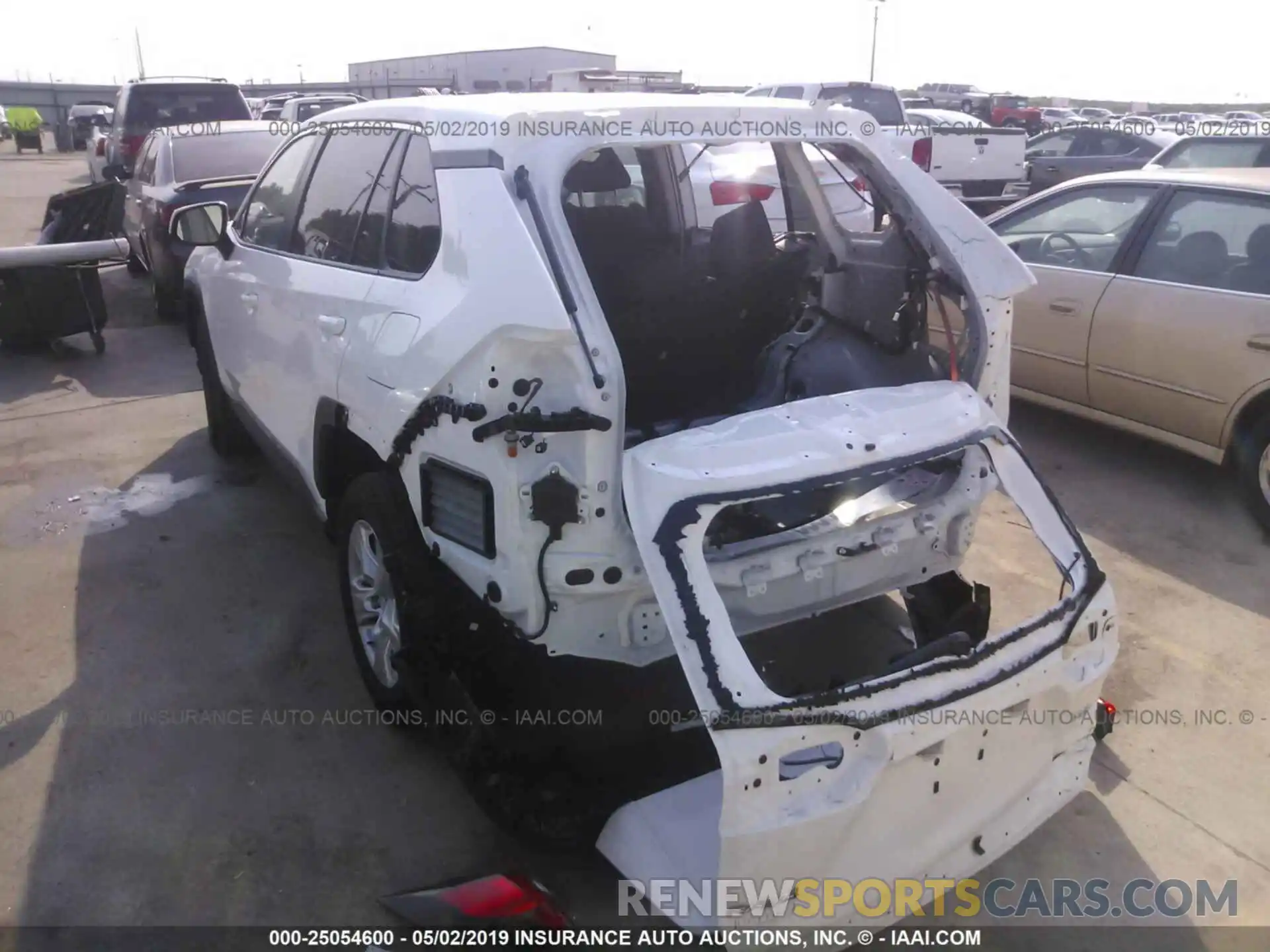 3 Photograph of a damaged car 2T3W1RFVXKW005025 TOYOTA RAV4 2019