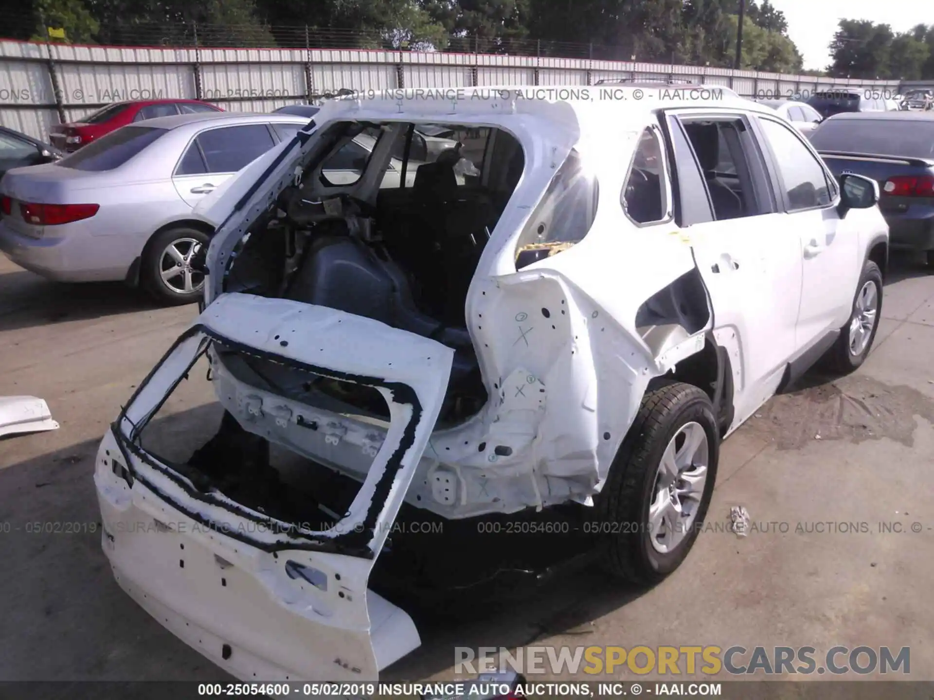 4 Photograph of a damaged car 2T3W1RFVXKW005025 TOYOTA RAV4 2019