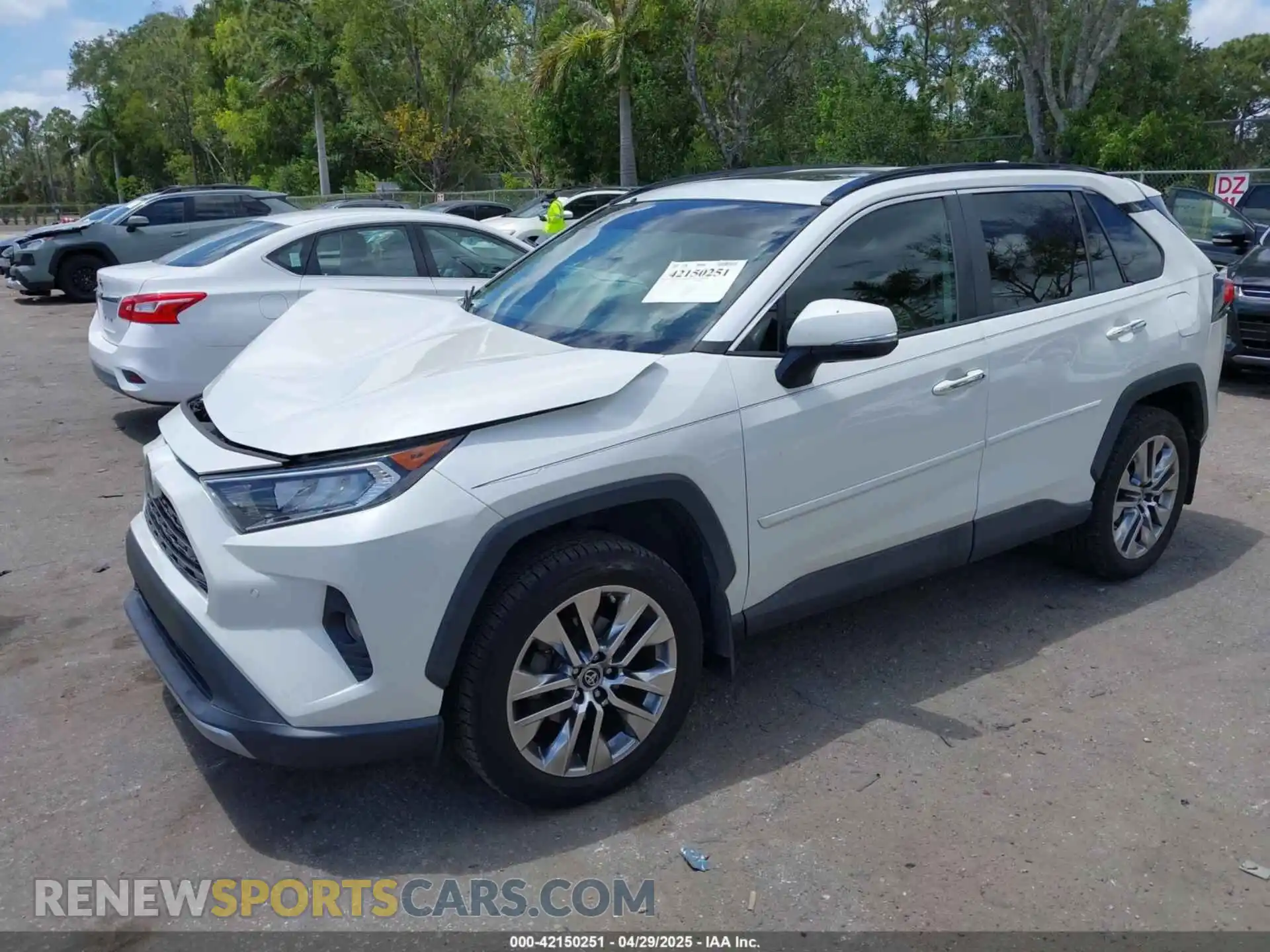 2 Photograph of a damaged car 2T3Y1RFV1KW042327 TOYOTA RAV4 2019