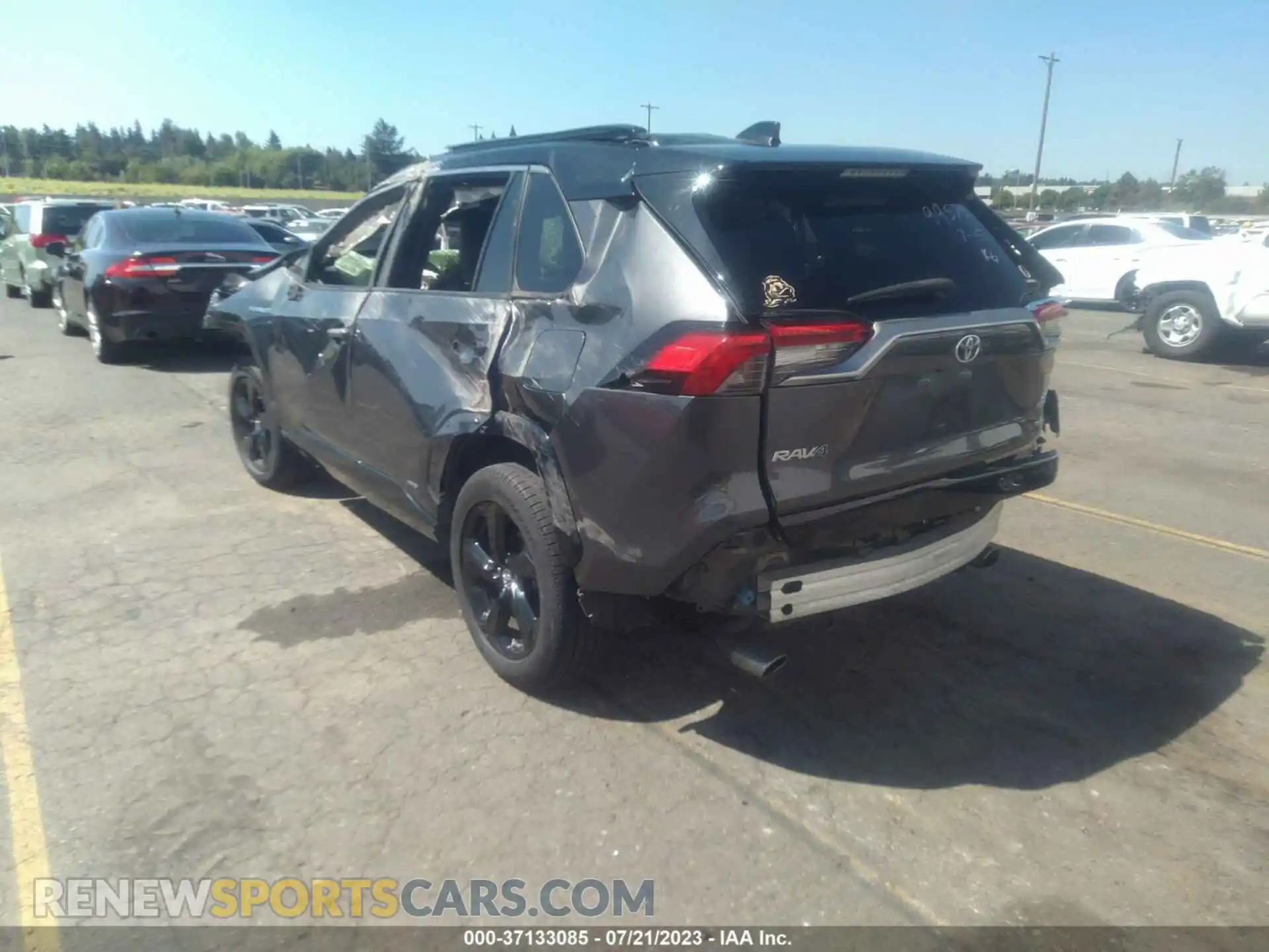 3 Photograph of a damaged car JTMEWRFV0KJ002839 TOYOTA RAV4 2019