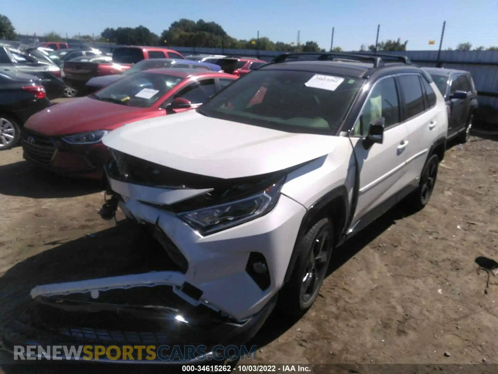 2 Фотография поврежденного автомобиля JTMEWRFV2KJ015950 TOYOTA RAV4 2019