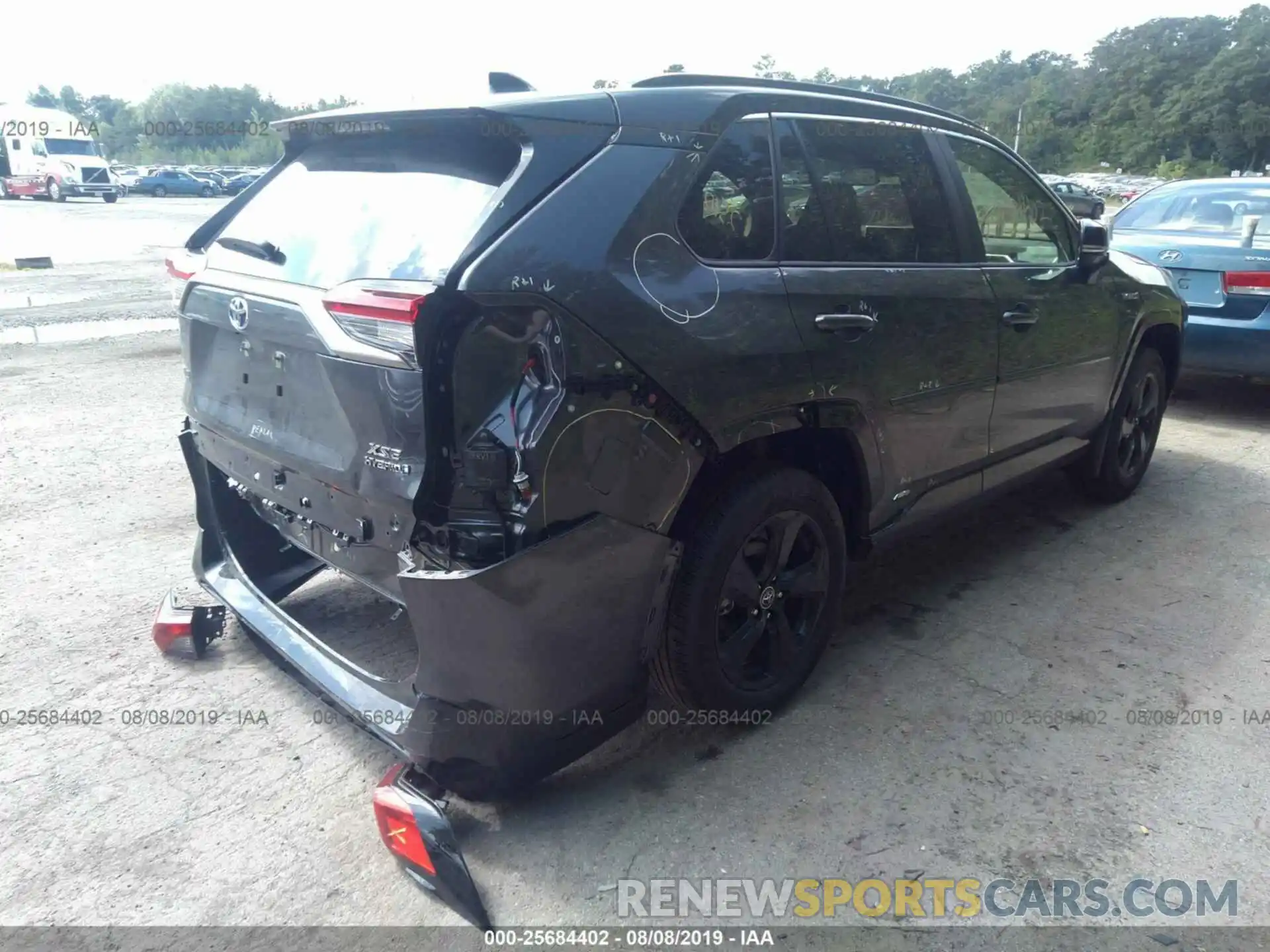 4 Photograph of a damaged car JTMEWRFV5KJ003906 TOYOTA RAV4 2019