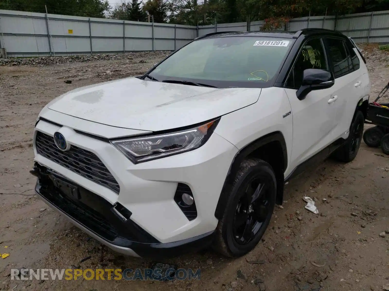 2 Photograph of a damaged car JTMEWRFV5KJ024125 TOYOTA RAV4 2019