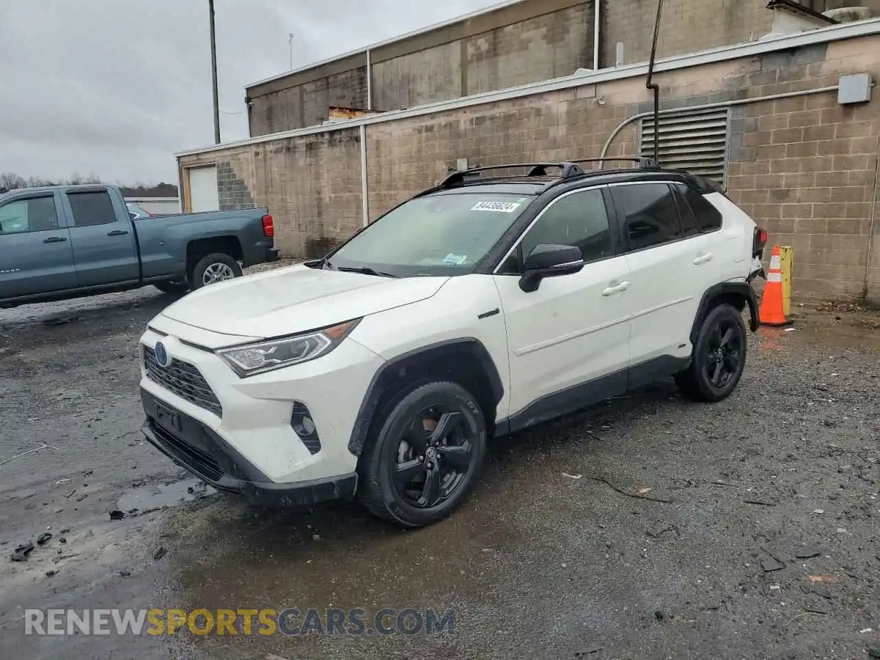 1 Photograph of a damaged car JTMEWRFV8KJ017623 TOYOTA RAV4 2019